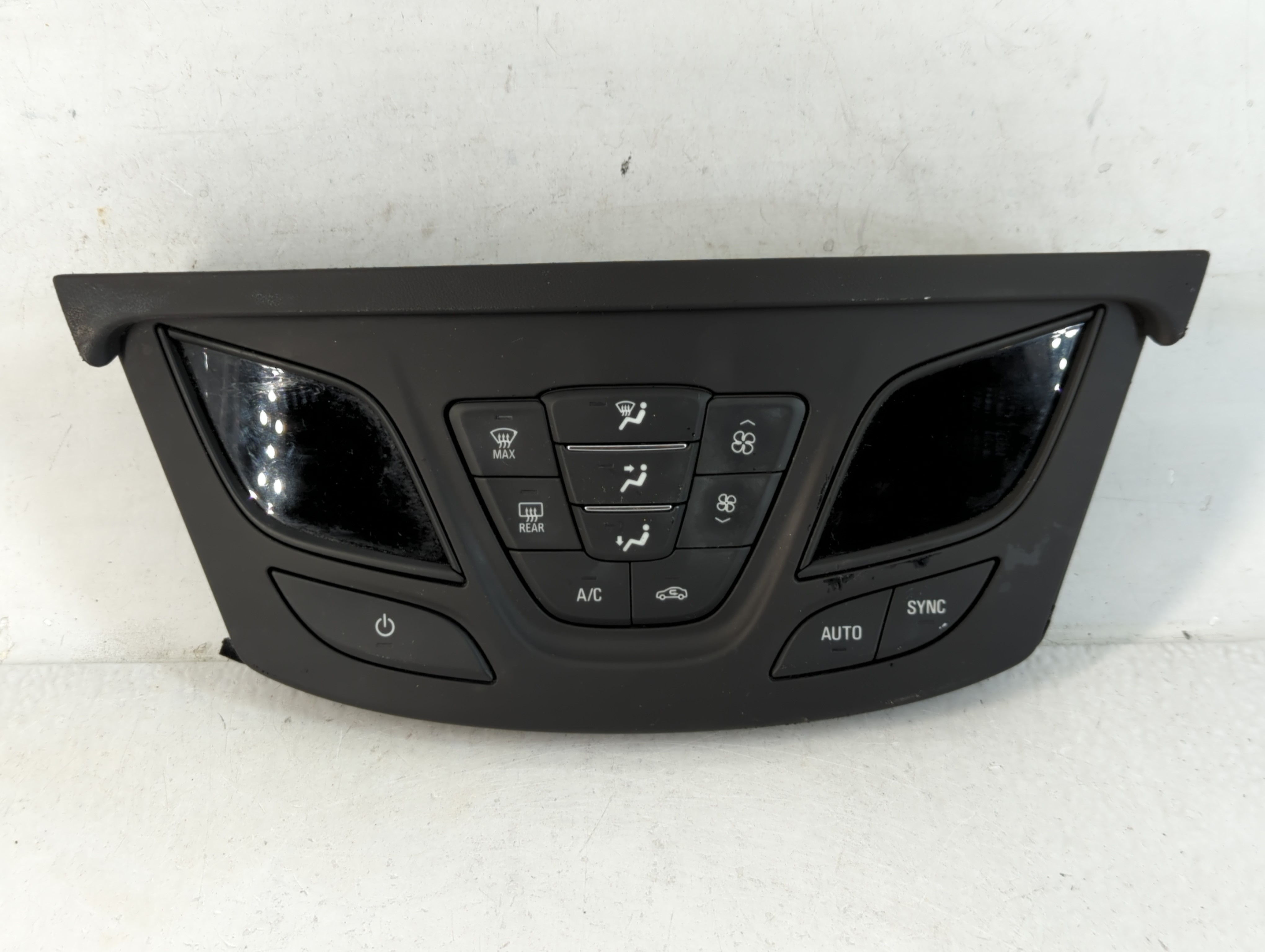 2016-2020 Buick Envision Ac Heater Climate Control 84443701 766079 - Oemusedautoparts1.com