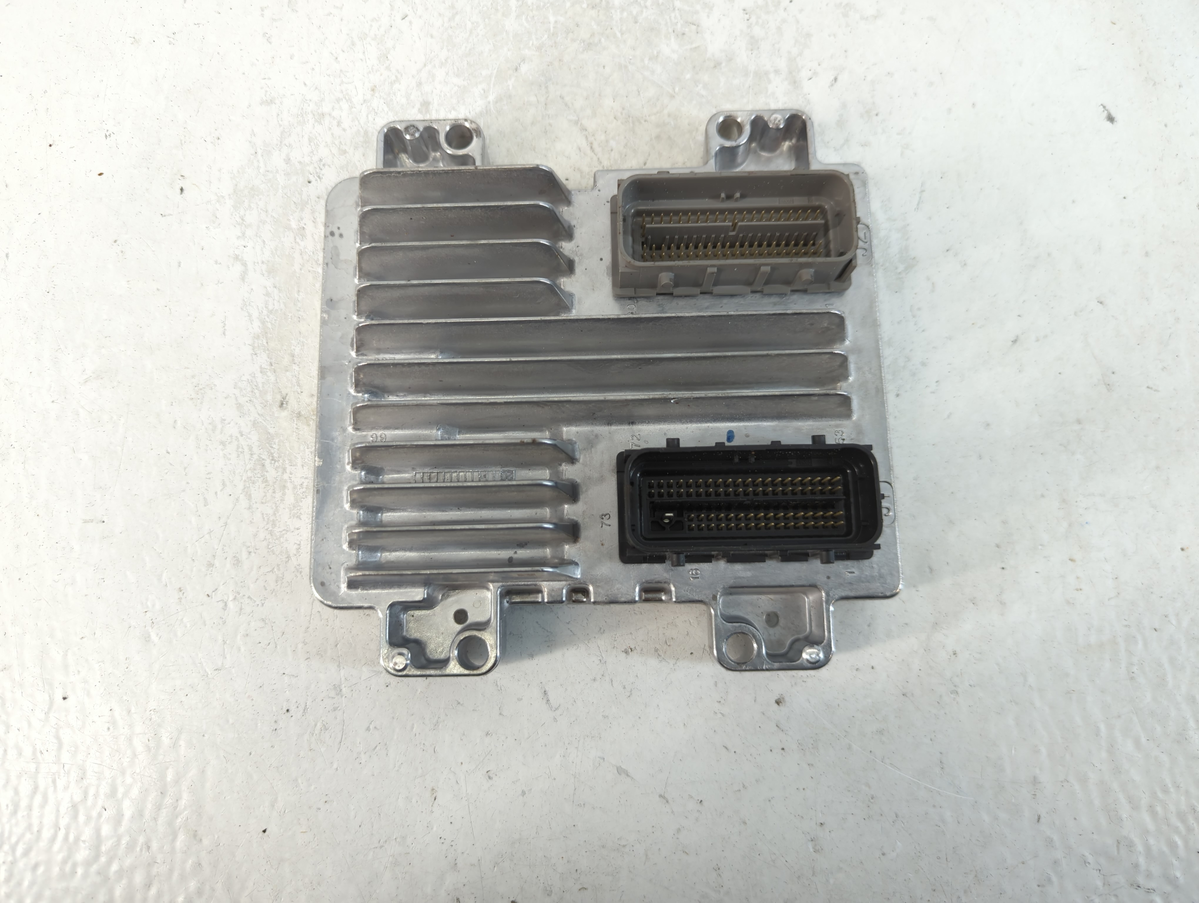 2010-2014 Chevrolet Tahoe Engine Control Computer Ecu Pcm Ecm Pcu Oem 766208 - Oemusedautoparts1.com