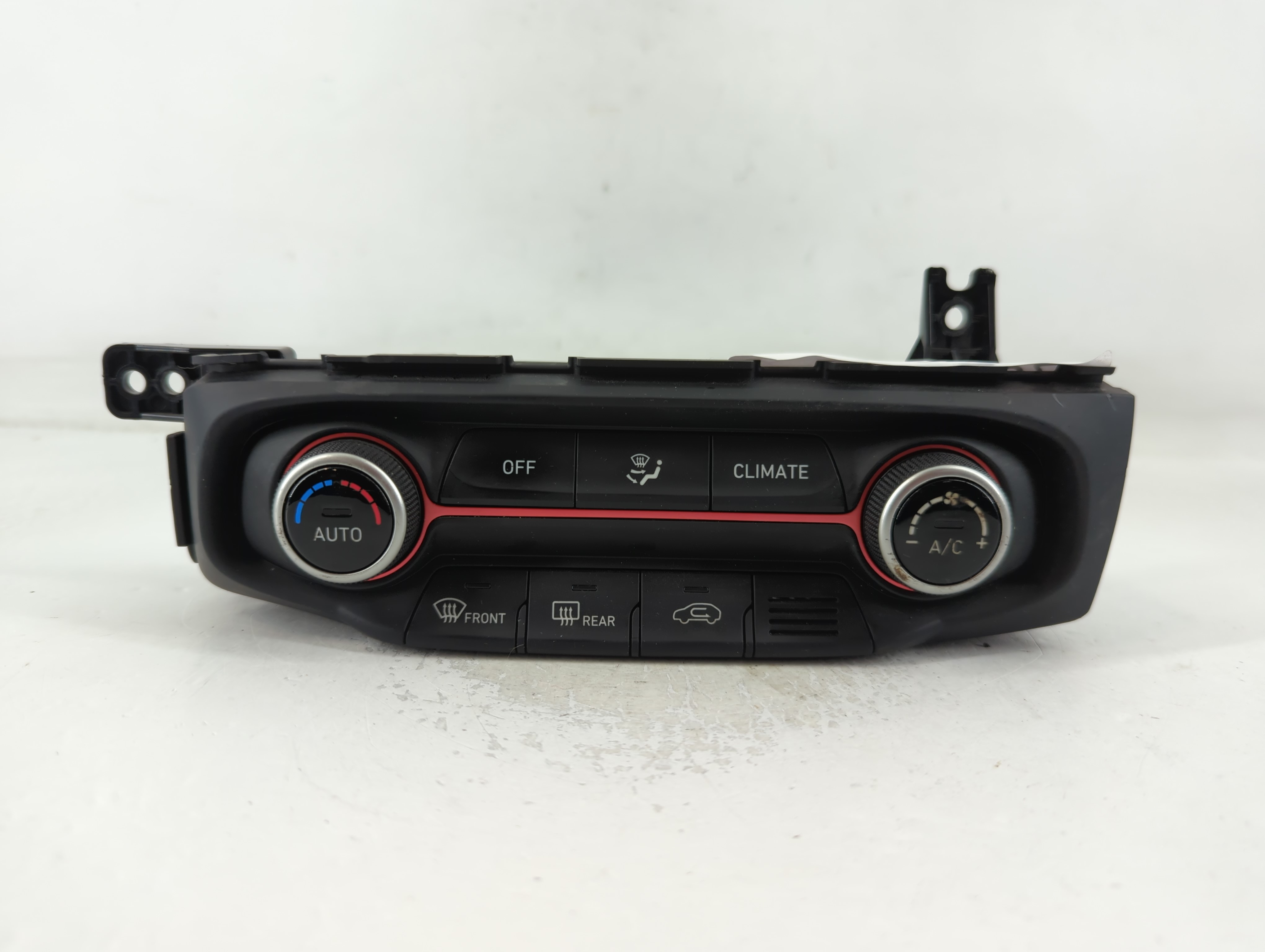 2019-2020 Hyundai Veloster Ac Heater Climate Control Temperature Oem 766642 - Oemusedautoparts1.com