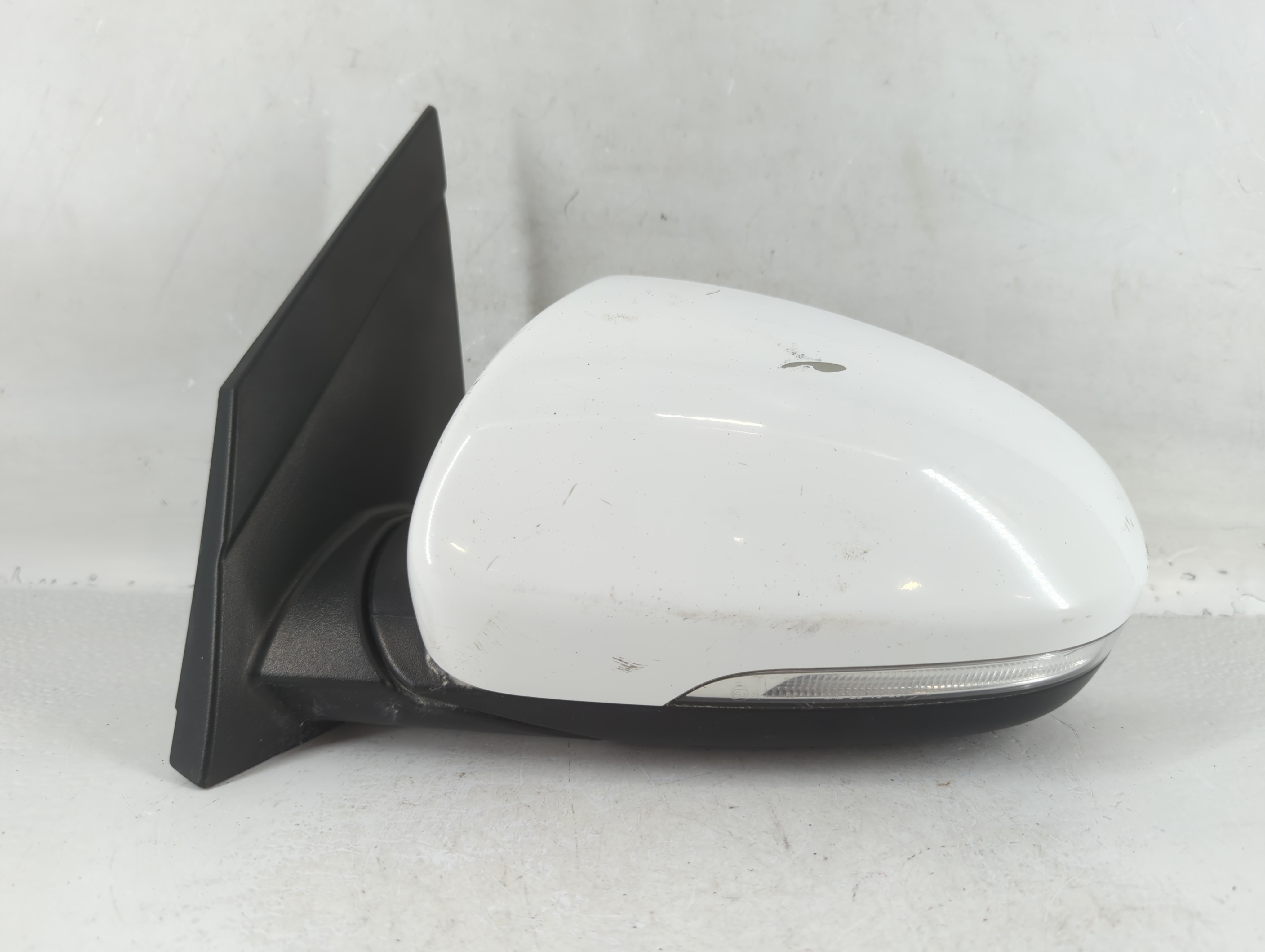 2016-2018 Hyundai Tucson Driver Left Side View Power Door Mirror White 767183 - Oemusedautoparts1.com