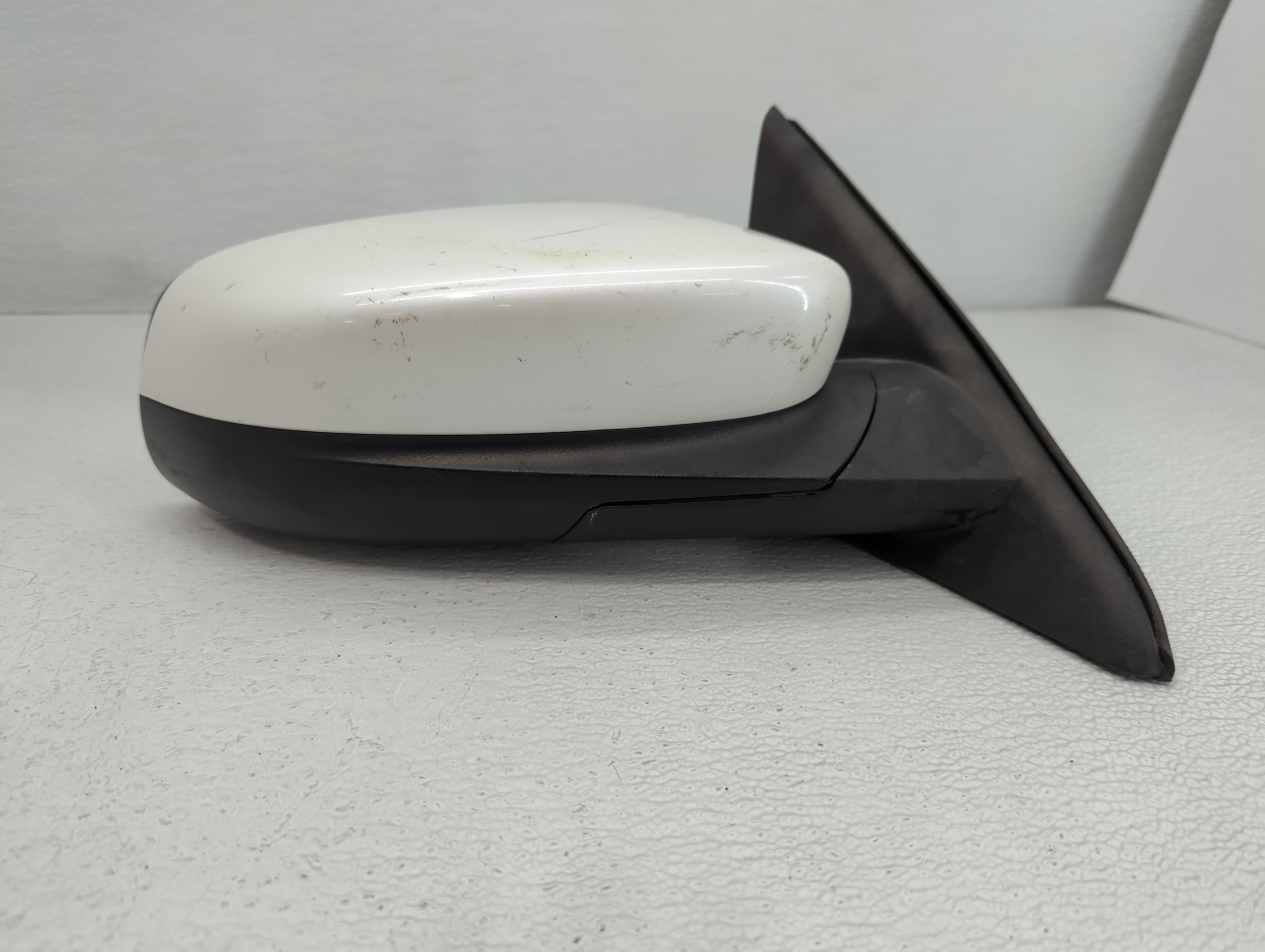 2013-2019 Ford Explorer Passenger Right Side View Power Door Mirror White 767403 - Oemusedautoparts1.com