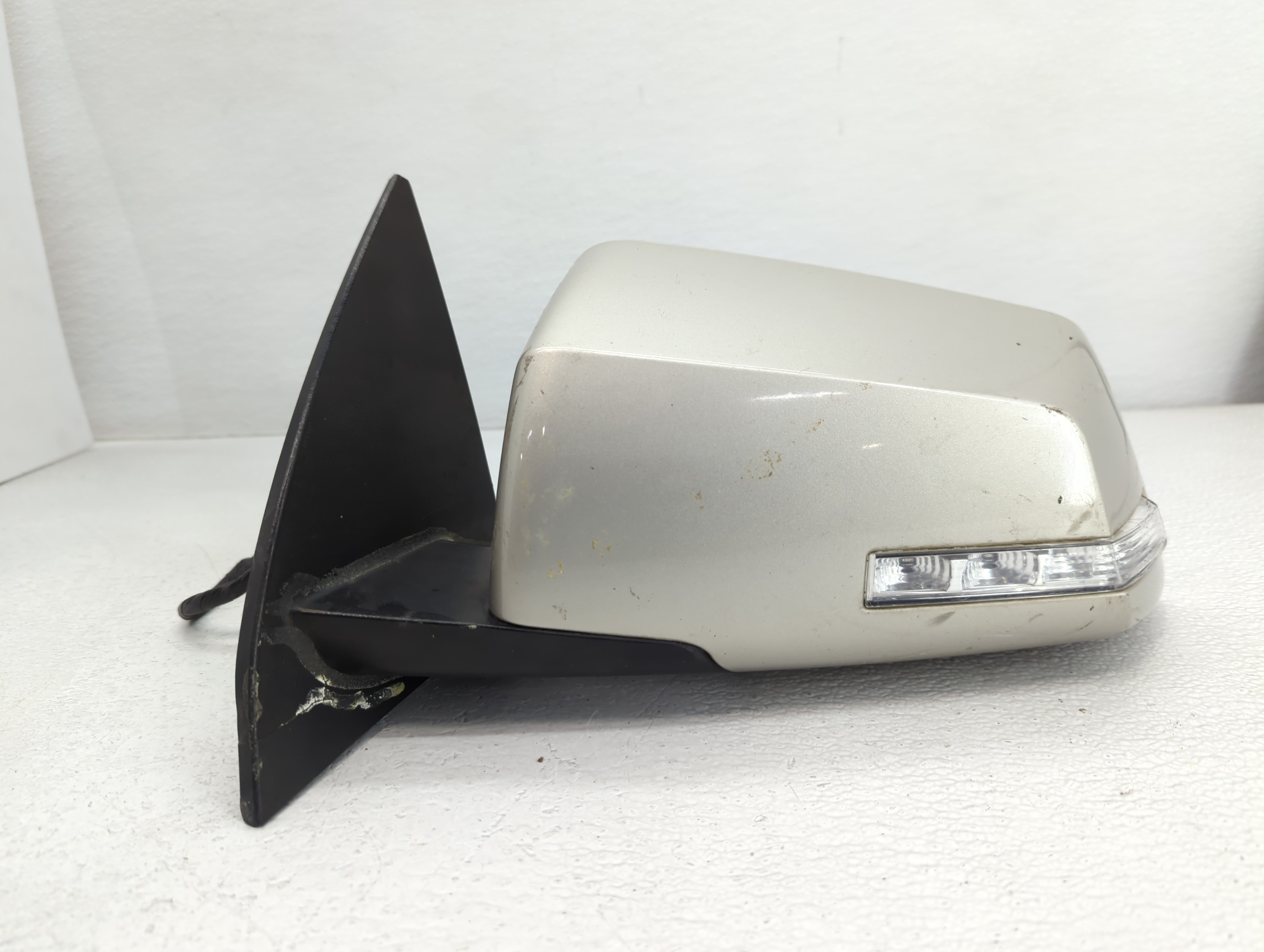 2013-2017 Gmc Acadia Driver Left Side View Power Door Mirror Light Grey 767421 - Oemusedautoparts1.com