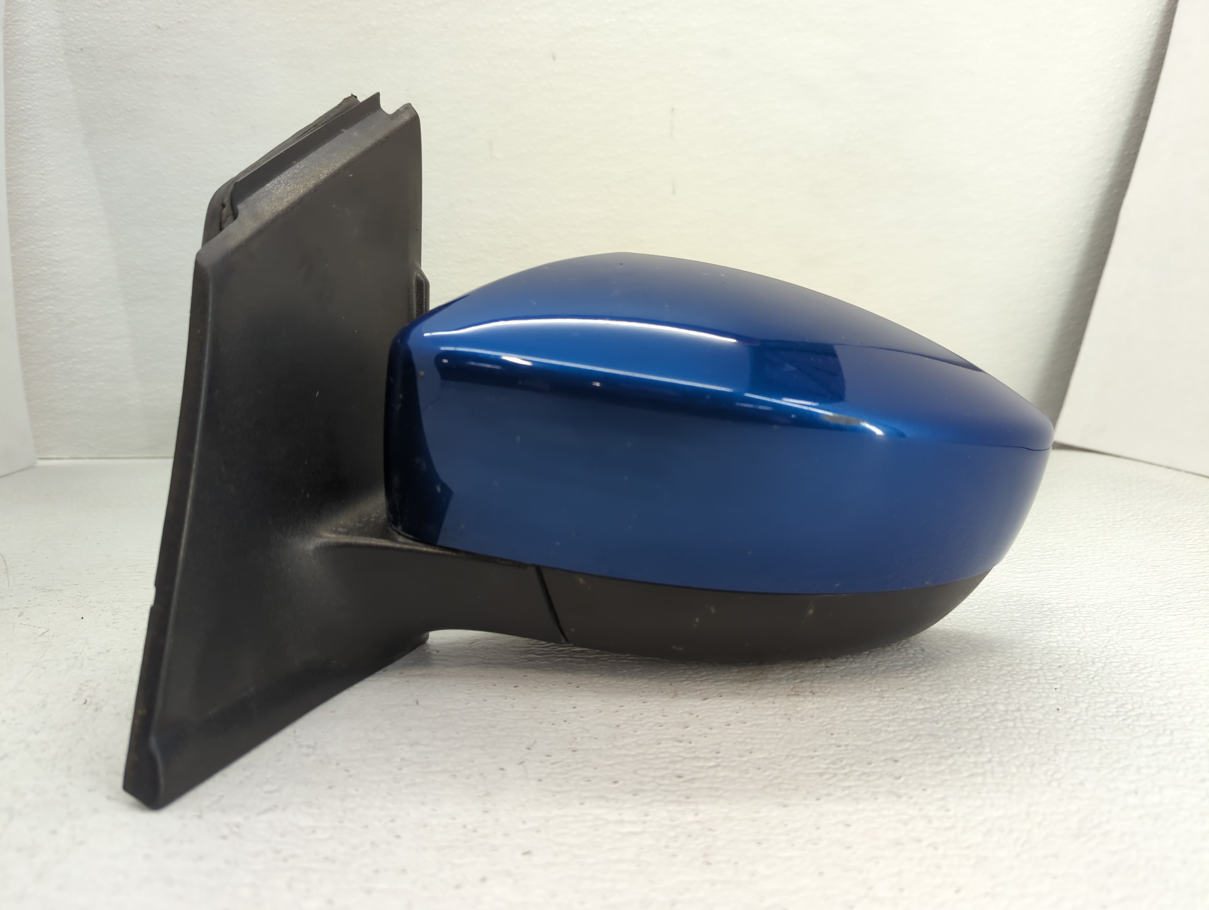 2017-2019 Ford Escape Driver Left Side View Power Door Mirror Blue 767456 - Oemusedautoparts1.com