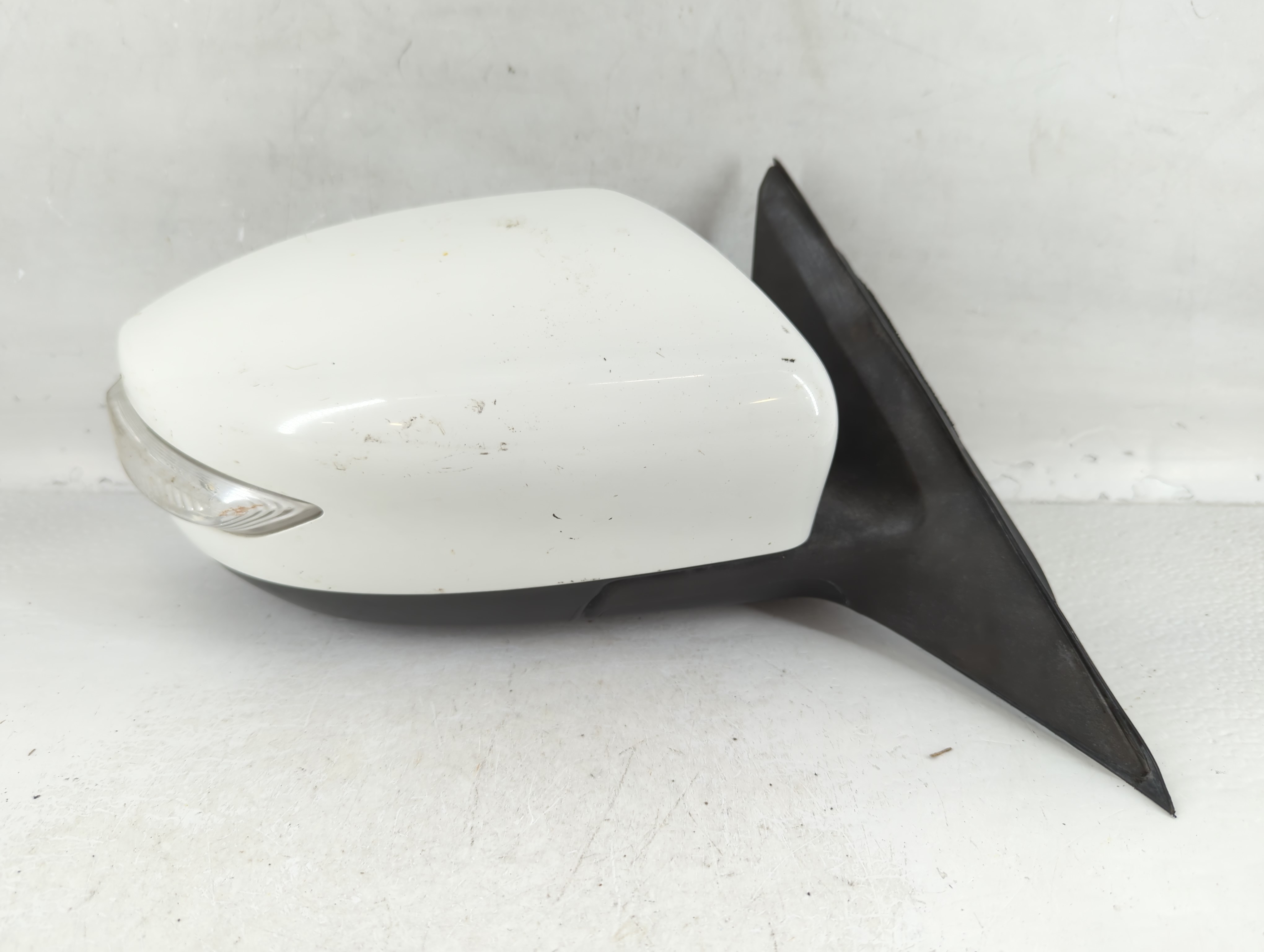 Picture of 2013-2018 Nissan Altima Passenger Right Side View Power Door Mirror White 767714