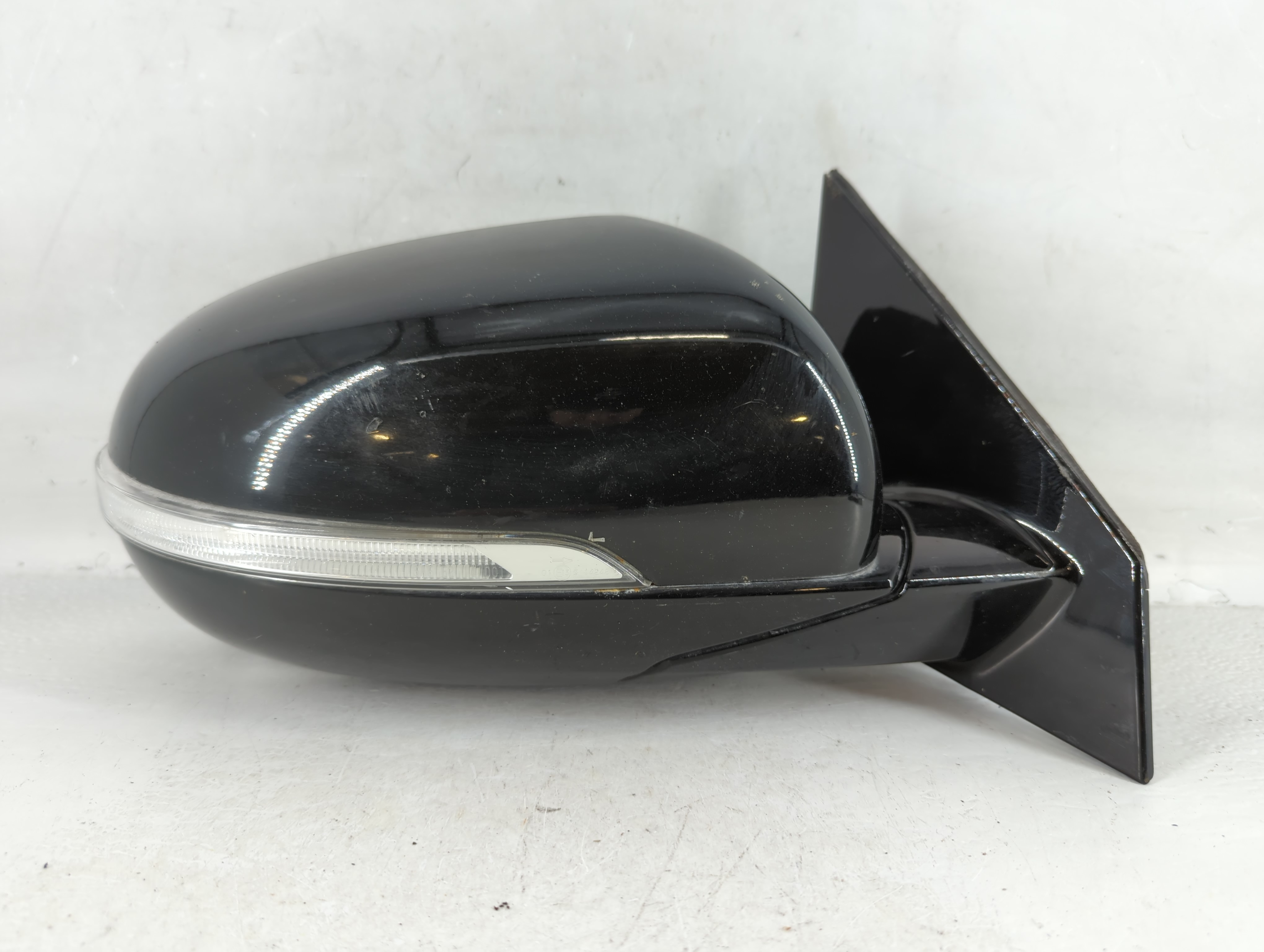 2016-2020 Kia Sorento Passenger Right Side View Power Door Mirror Black 767721 - Oemusedautoparts1.com