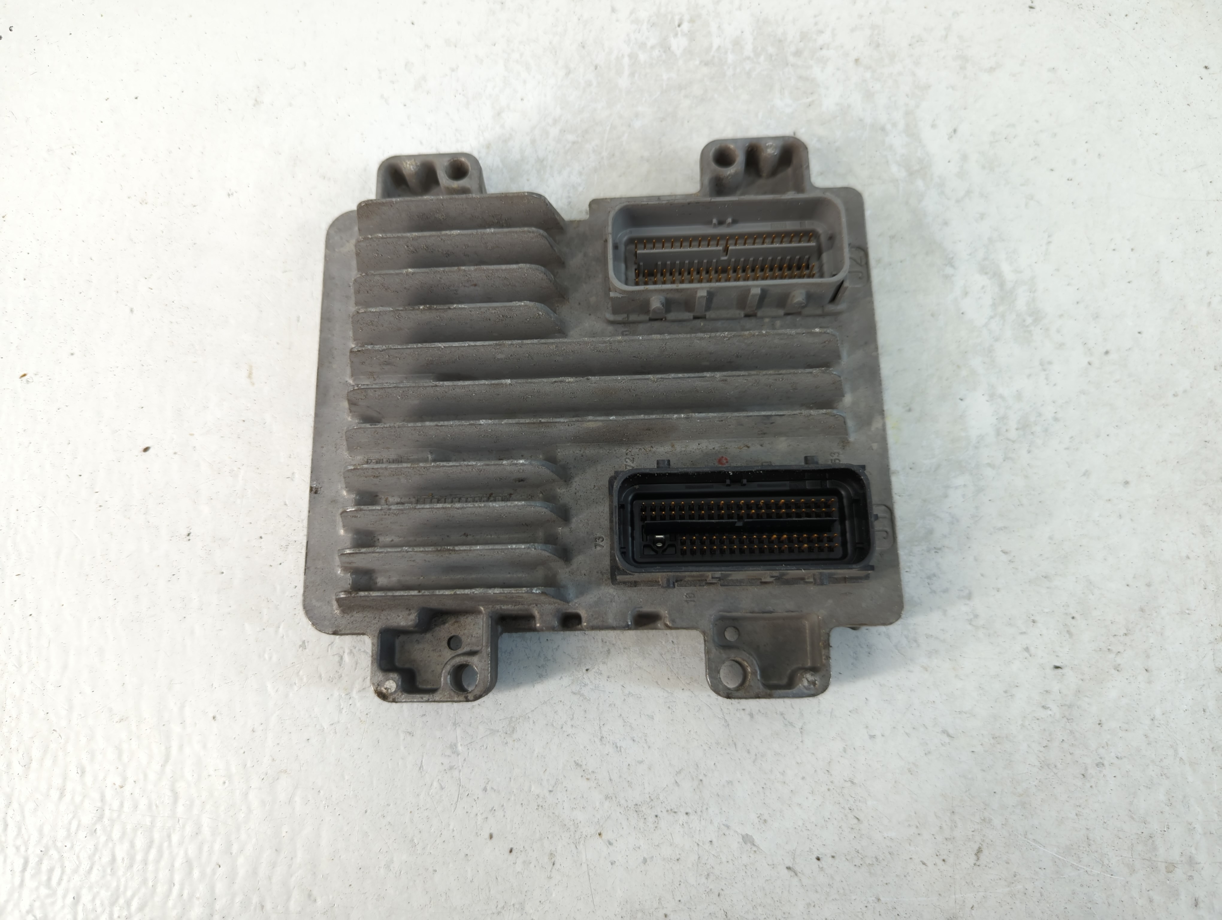 Gmc Yukon Xl Engine Control Computer Ecu Pcm Ecm Pcu Oem 767885 - Oemusedautoparts1.com