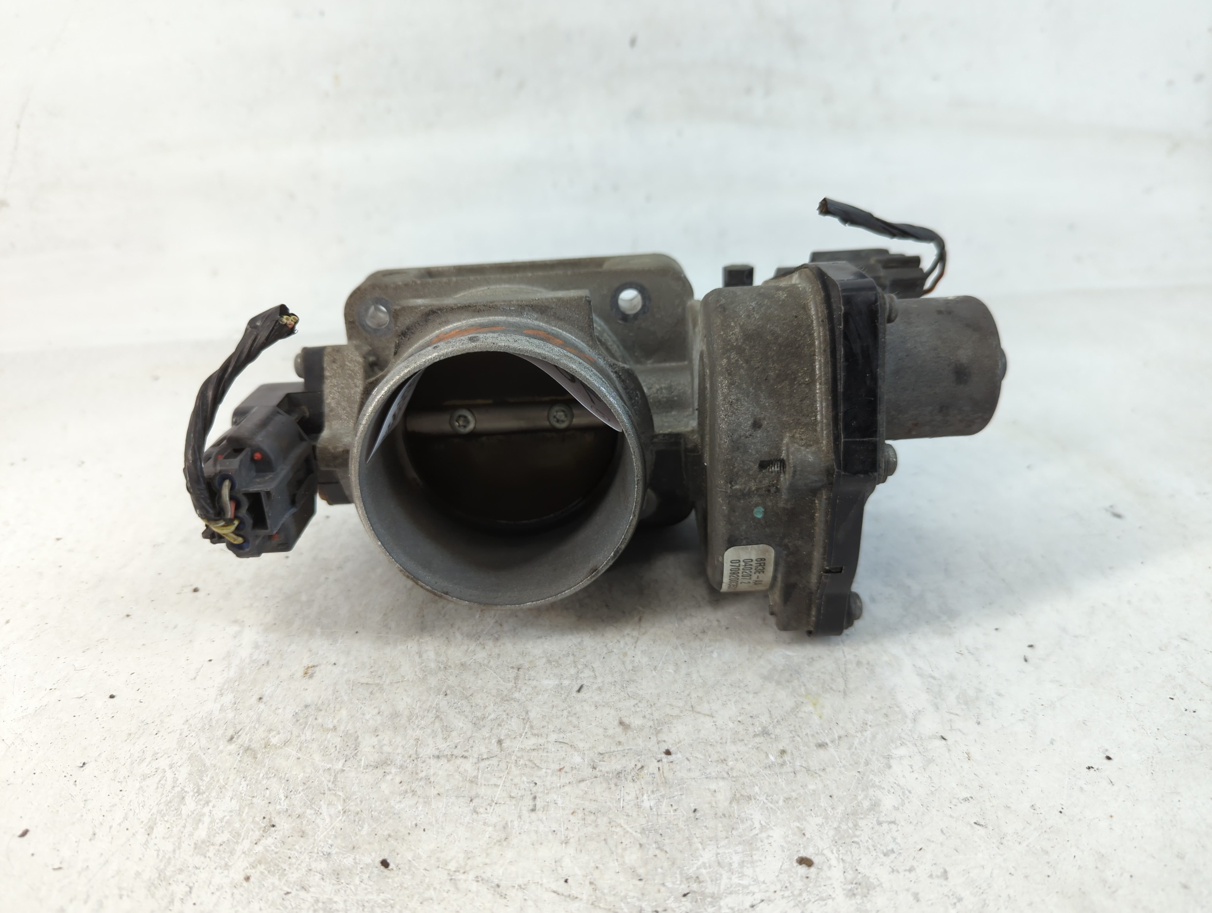 2005-2011 Lincoln Town Car Throttle Body 767903 - Oemusedautoparts1.com