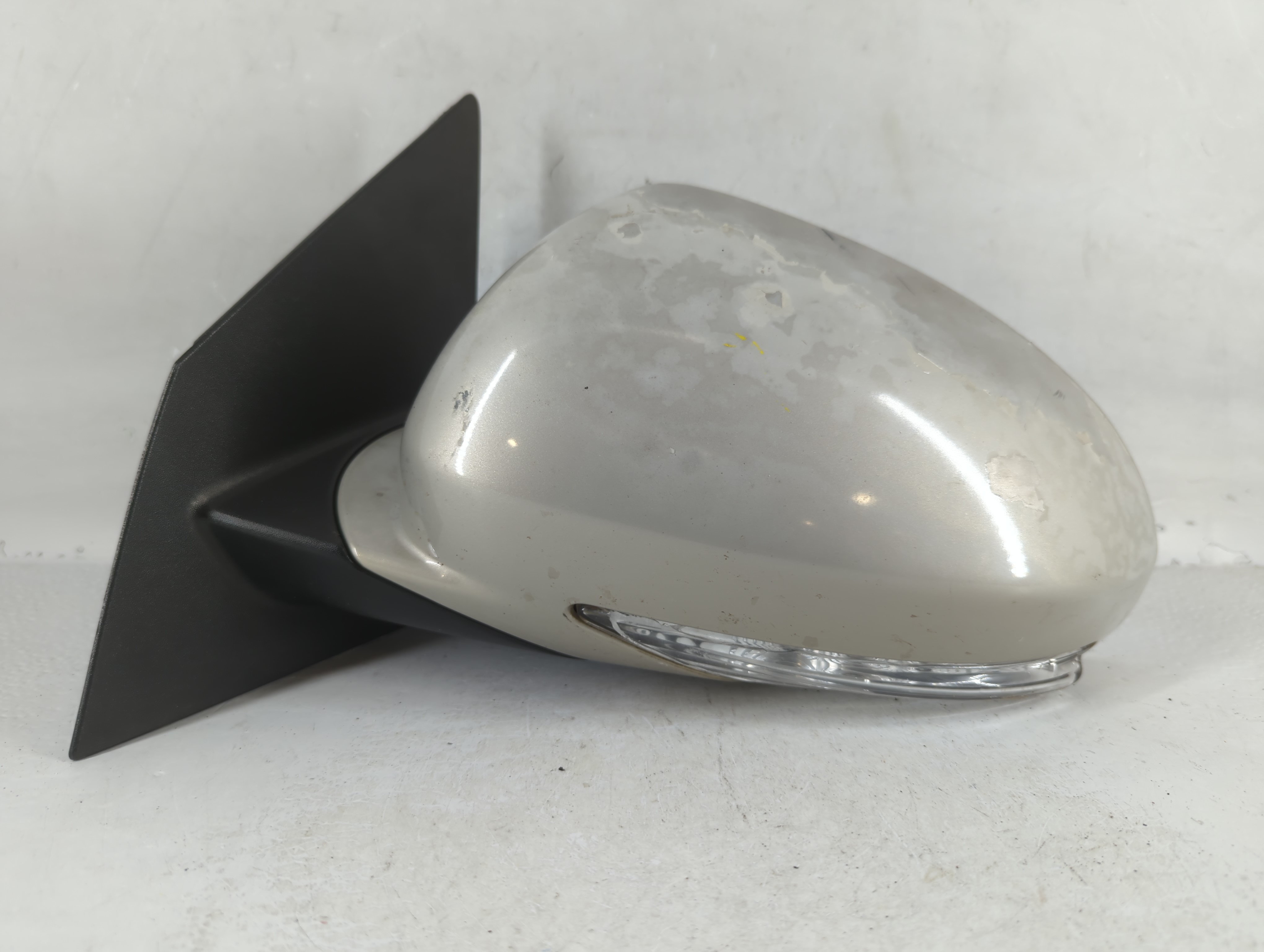 2018-2019 Buick Enclave Driver Left Side View Power Door Mirror Beige 767983 - Oemusedautoparts1.com