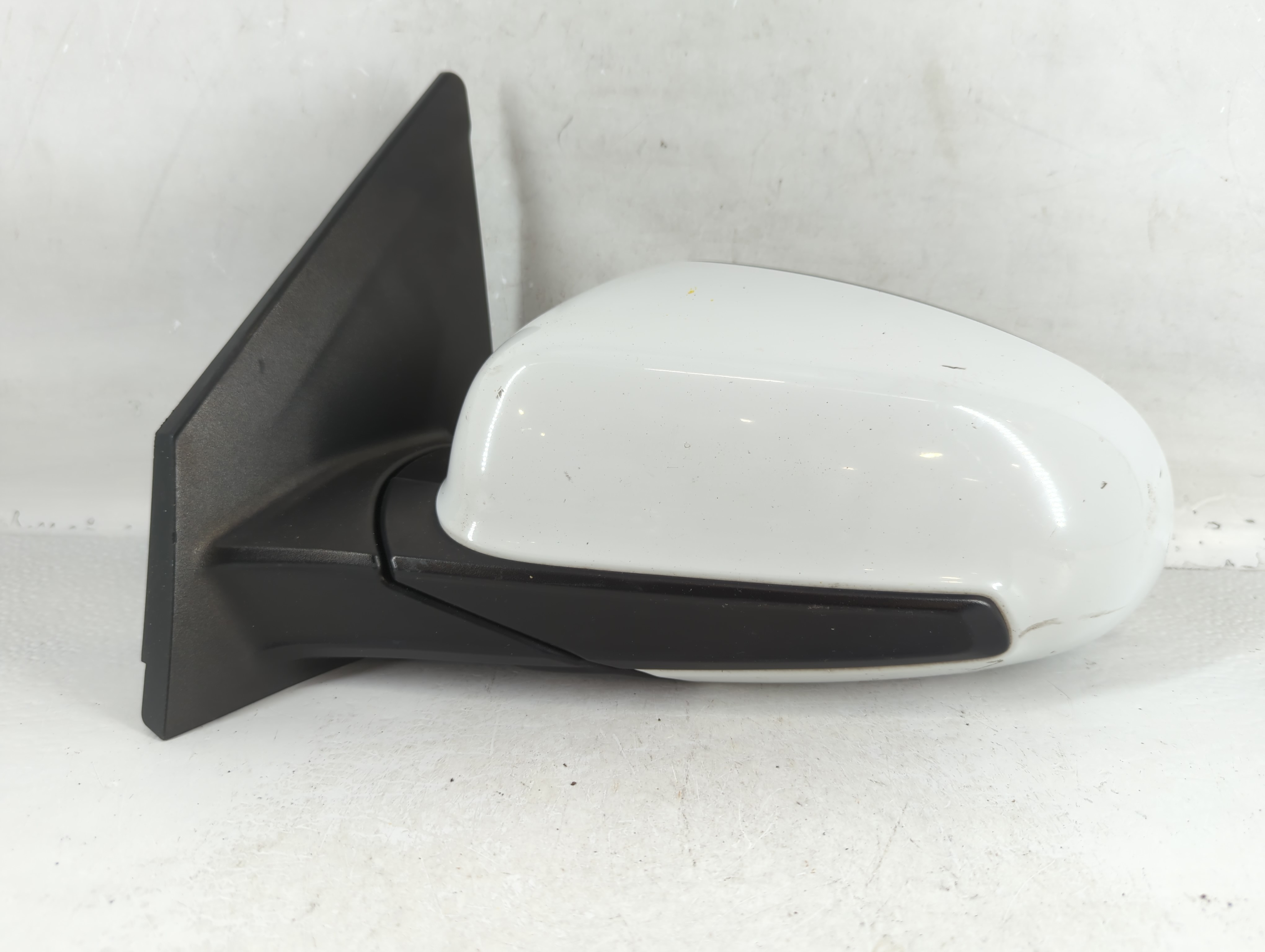Picture of 2018-2021 Hyundai Kona Driver Left Side View Power Door Mirror White 768069