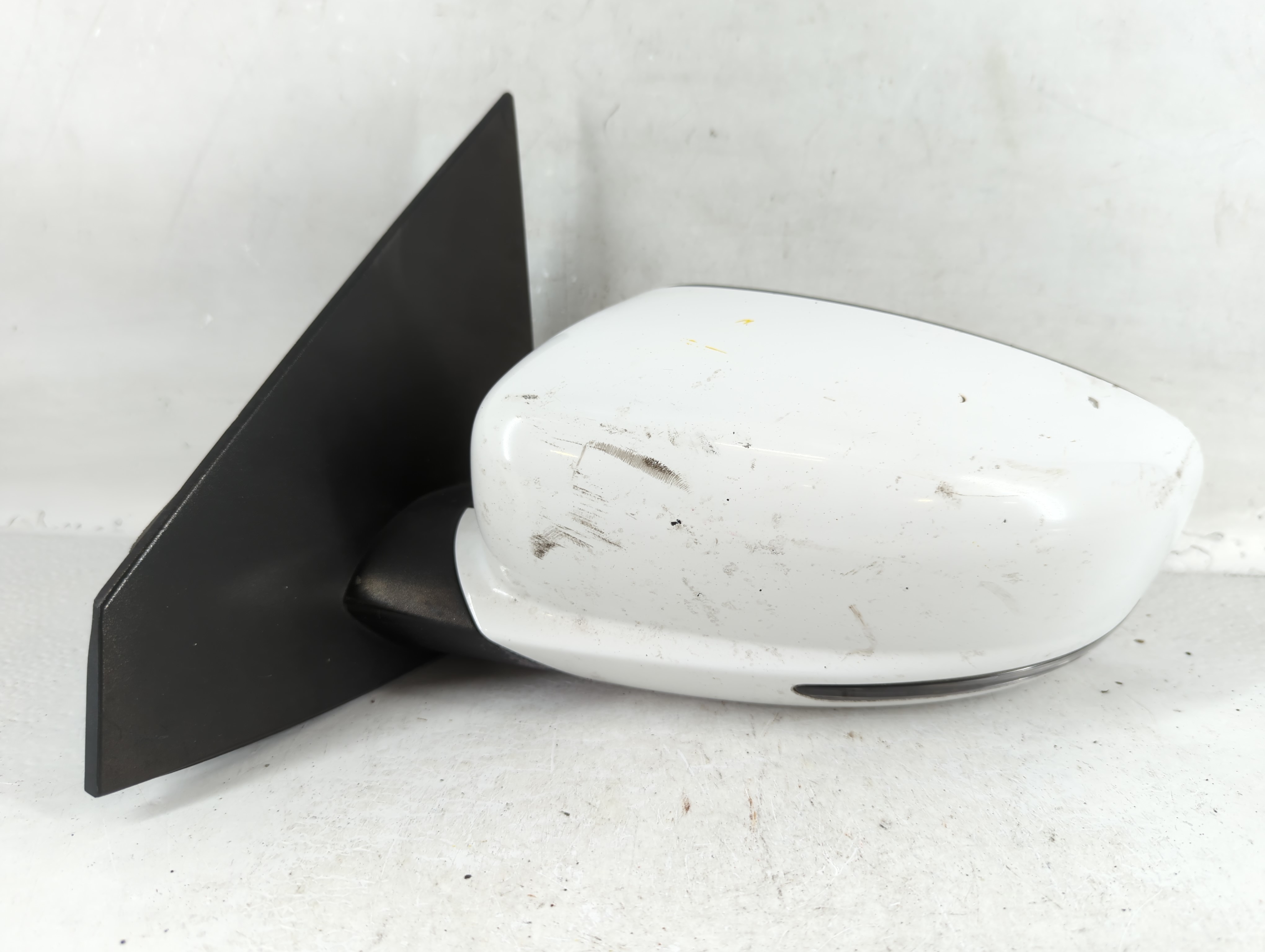 2013-2016 Dodge Dart Driver Left Side View Power Door Mirror White 768074 - Oemusedautoparts1.com