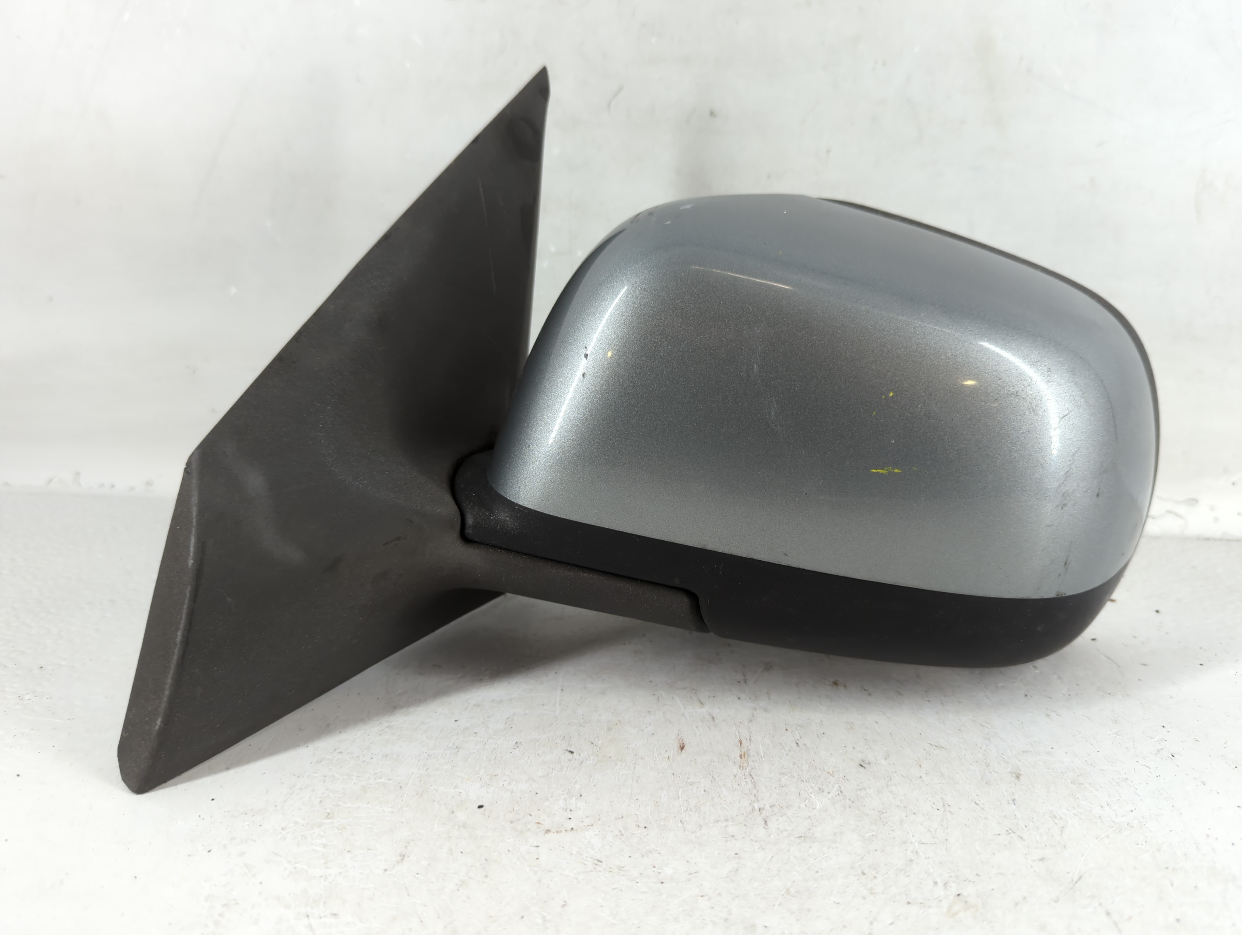 2012-2014 Nissan Versa Passenger Right Side View Power Door Mirror Grey 768077 - Oemusedautoparts1.com