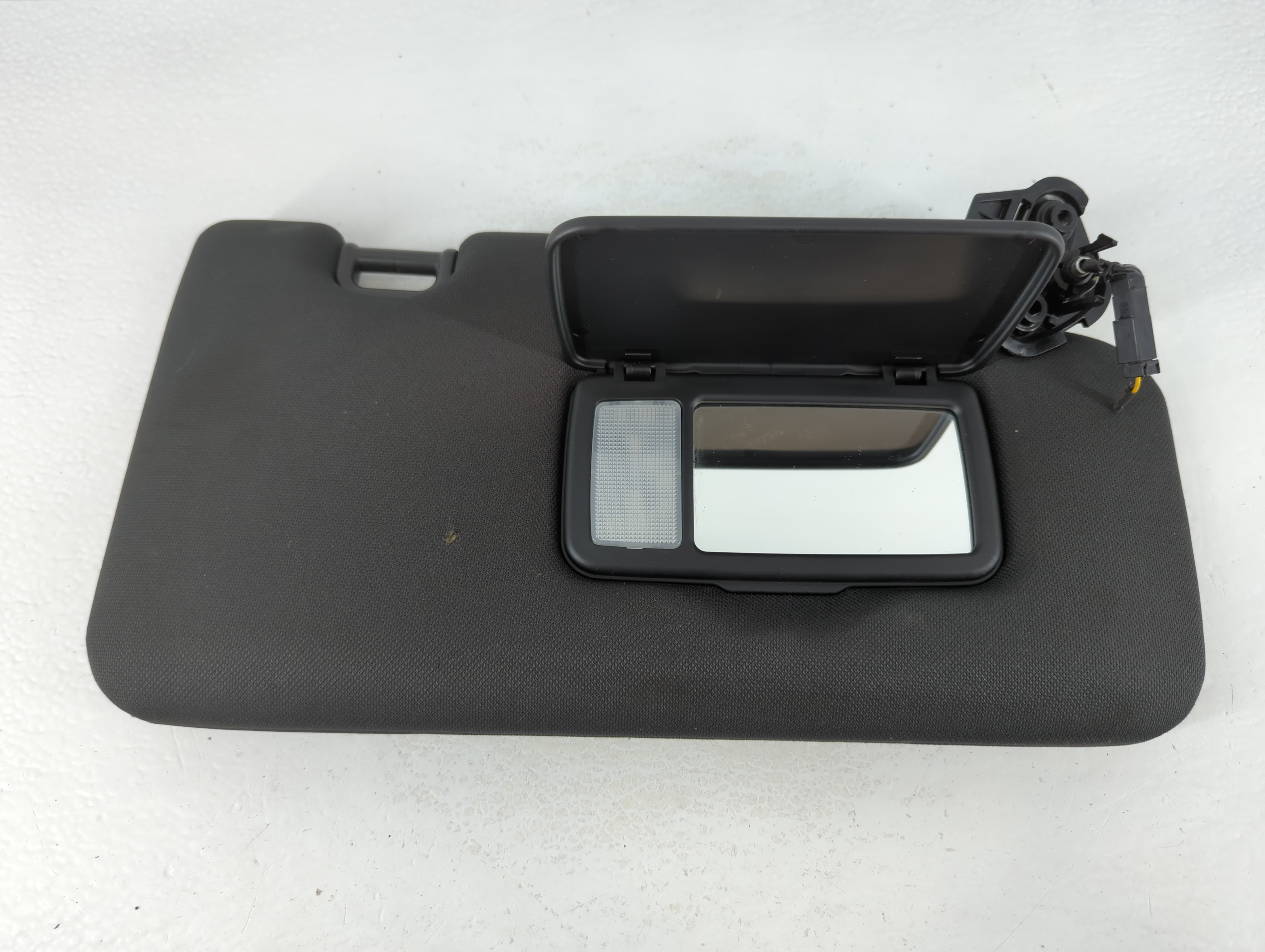 2022 Subaru Forester Passenger Sun Visor Mirror Right Sunvisor Black 768284 - Oemusedautoparts1.com