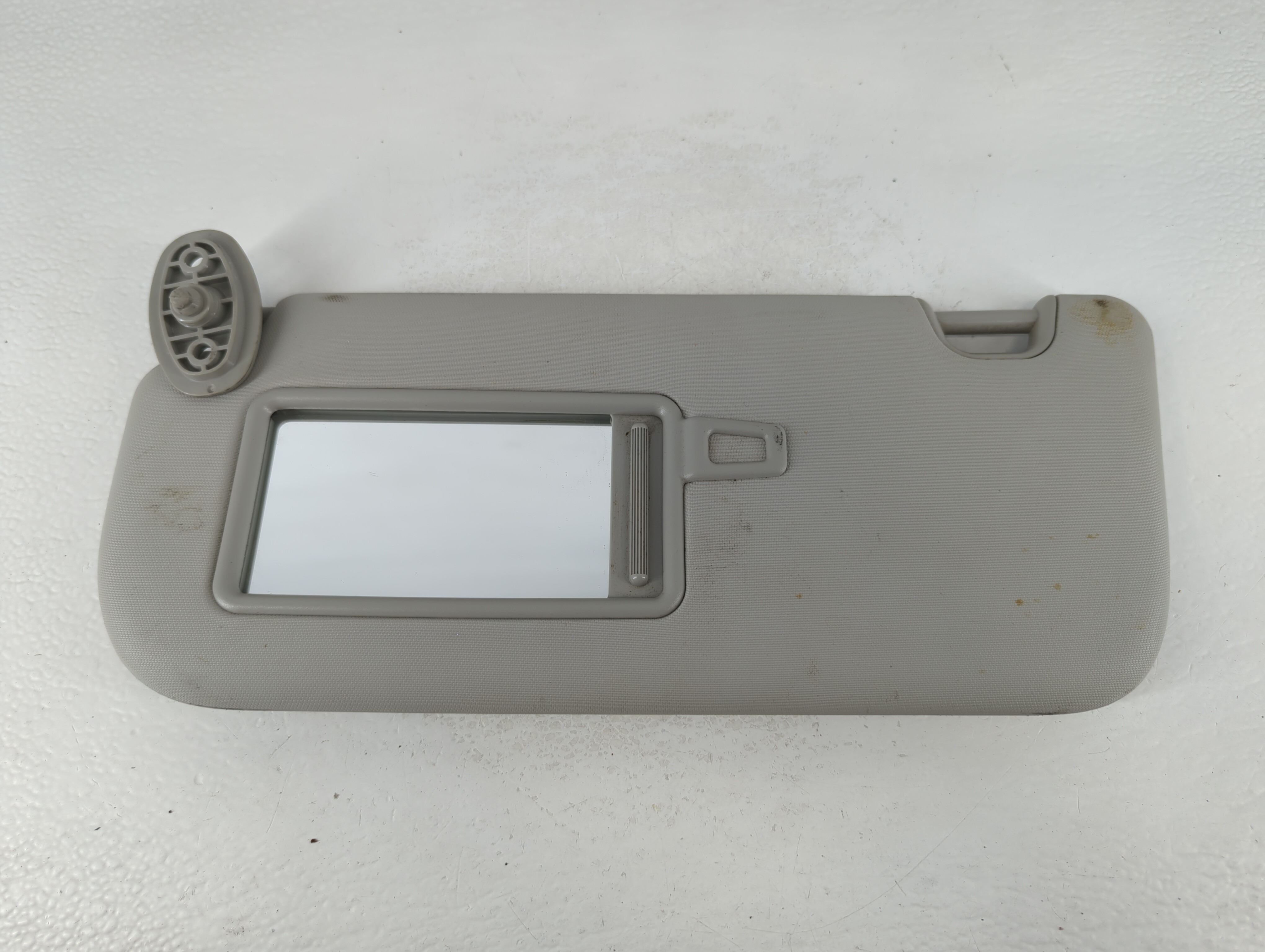 2014-2019 Kia Soul Driver Sun Visor Mirror Left Sunvisor Pale Grey 768285 - Oemusedautoparts1.com