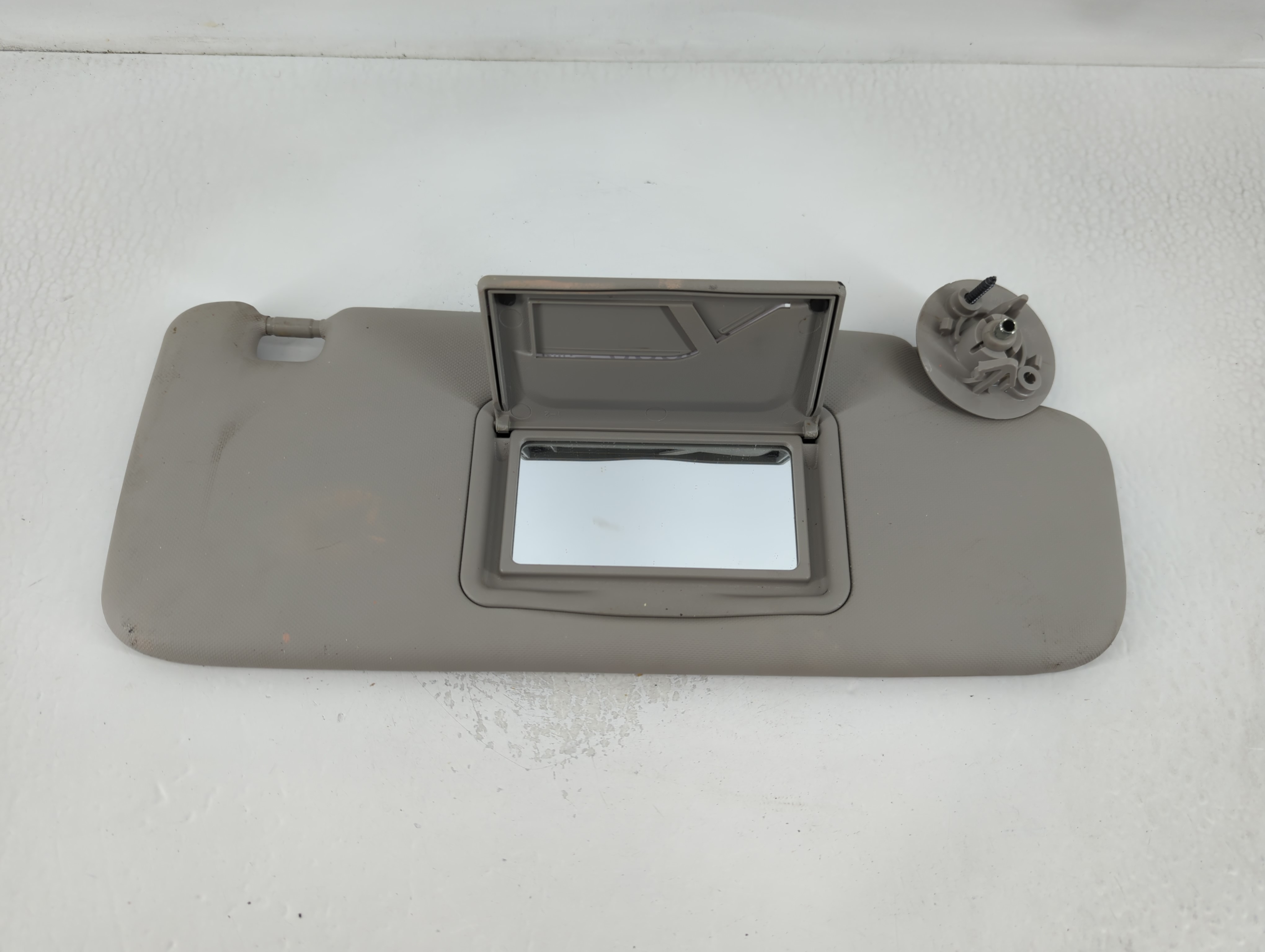 2012-2019 Chevrolet Sonic Passenger Sun Visor Mirror Right Sunvisor Grey 768330 - Oemusedautoparts1.com