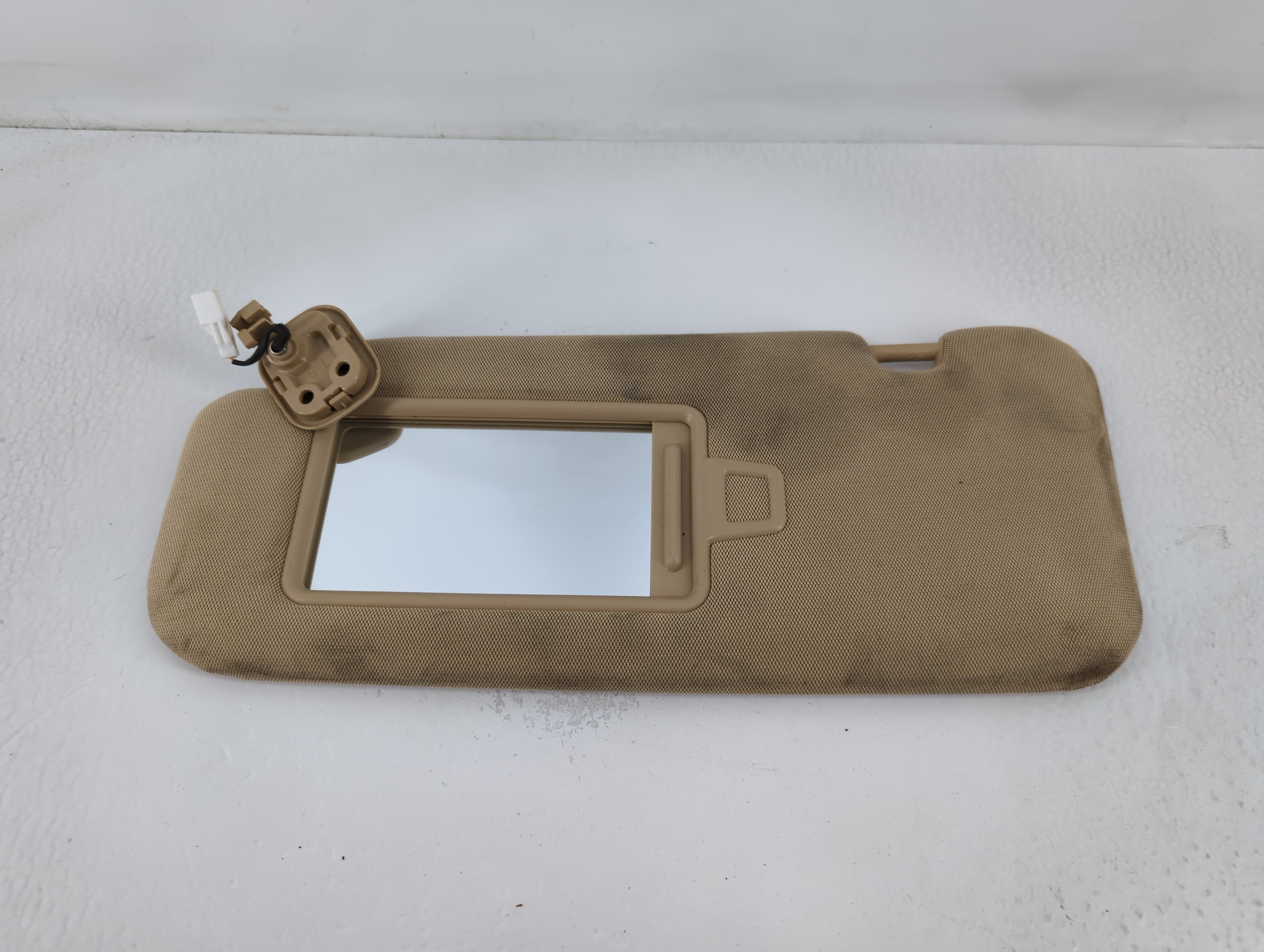 2015-2016 Hyundai Genesis Driver Sun Visor Mirror Left Sunvisor Tan 768331 - Oemusedautoparts1.com