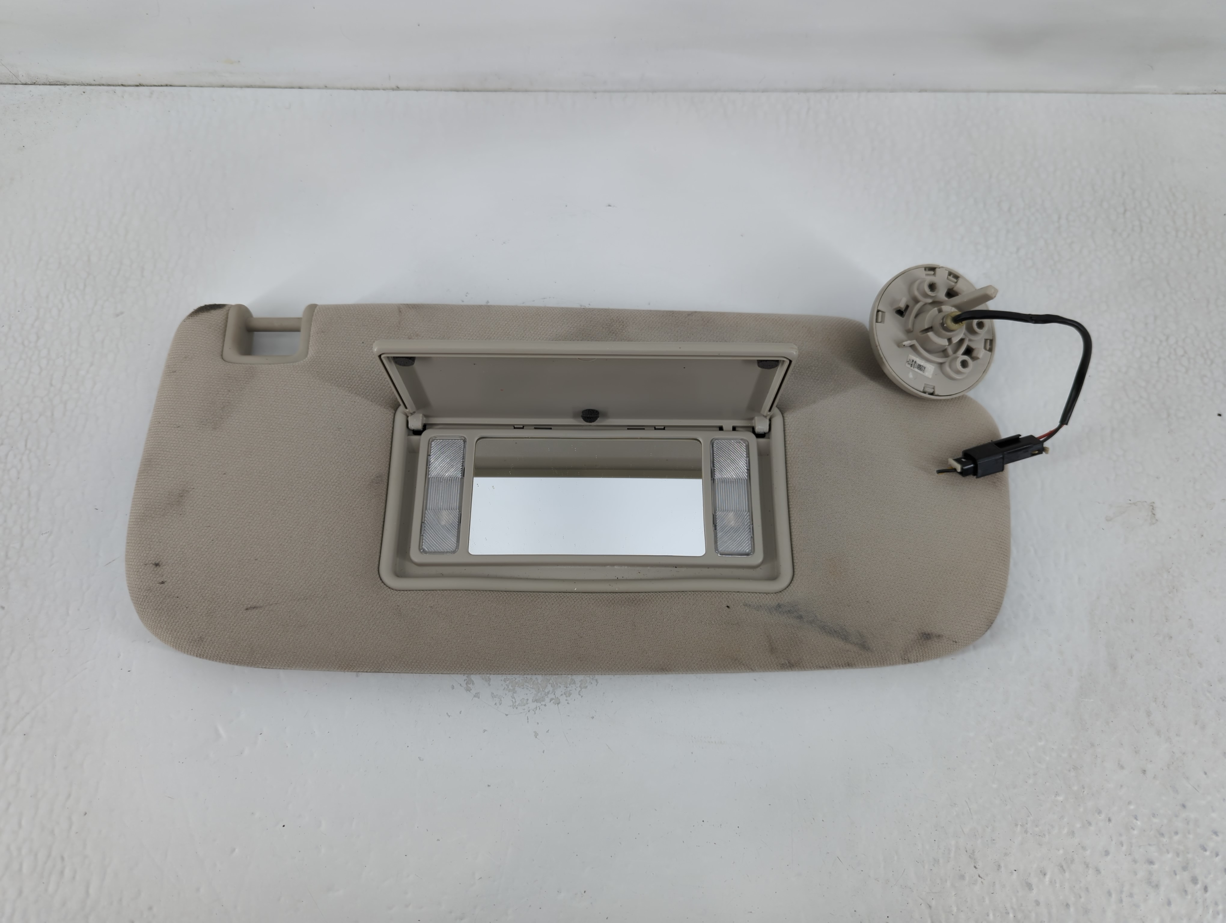 Picture of 2011-2022 Dodge Durango Passenger Sun Visor Mirror Right Sunvisor 768335
