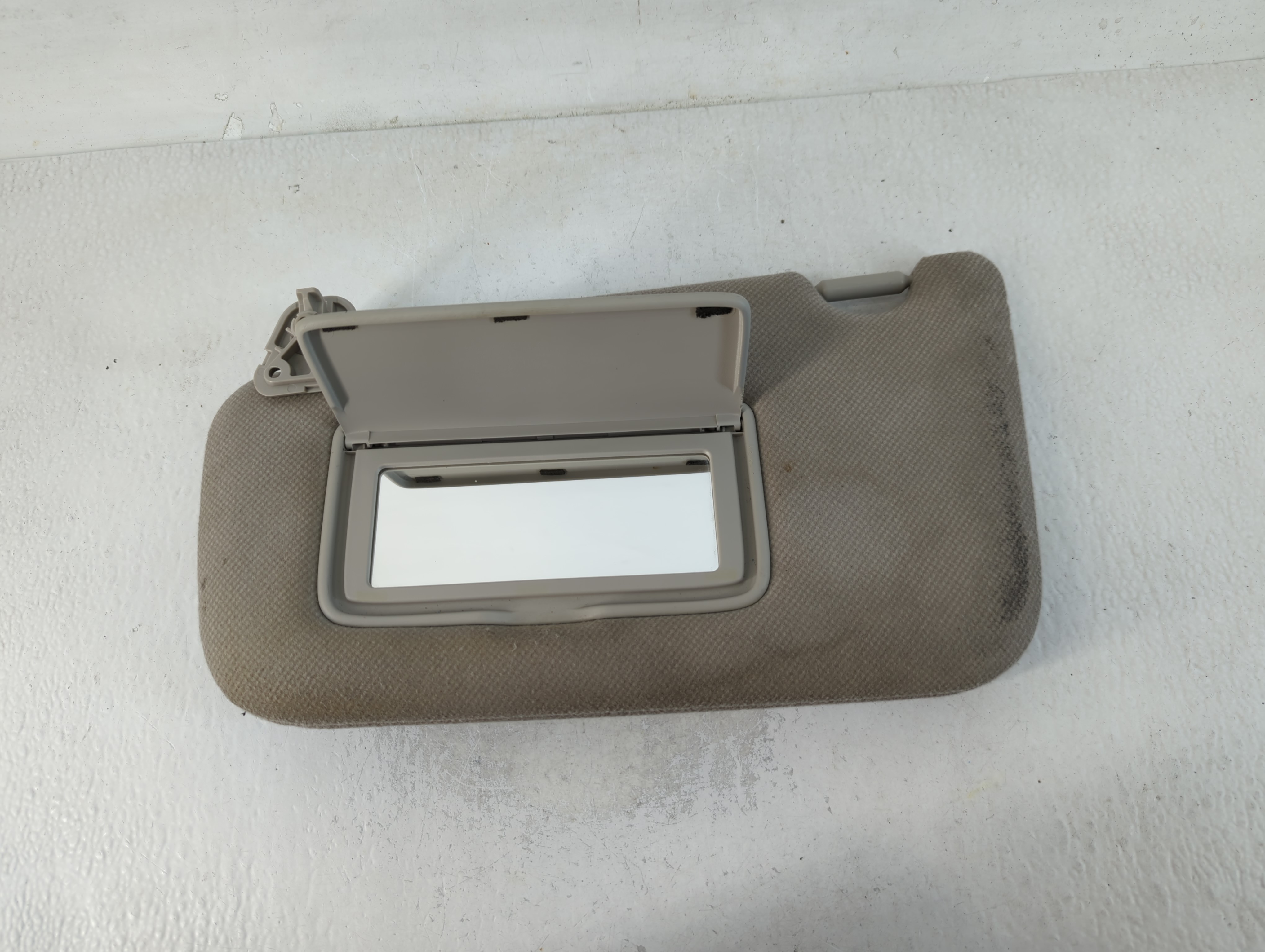2013-2019 Nissan Sentra Driver Sun Visor Mirror Left Sunvisor Grey 768543 - Oemusedautoparts1.com