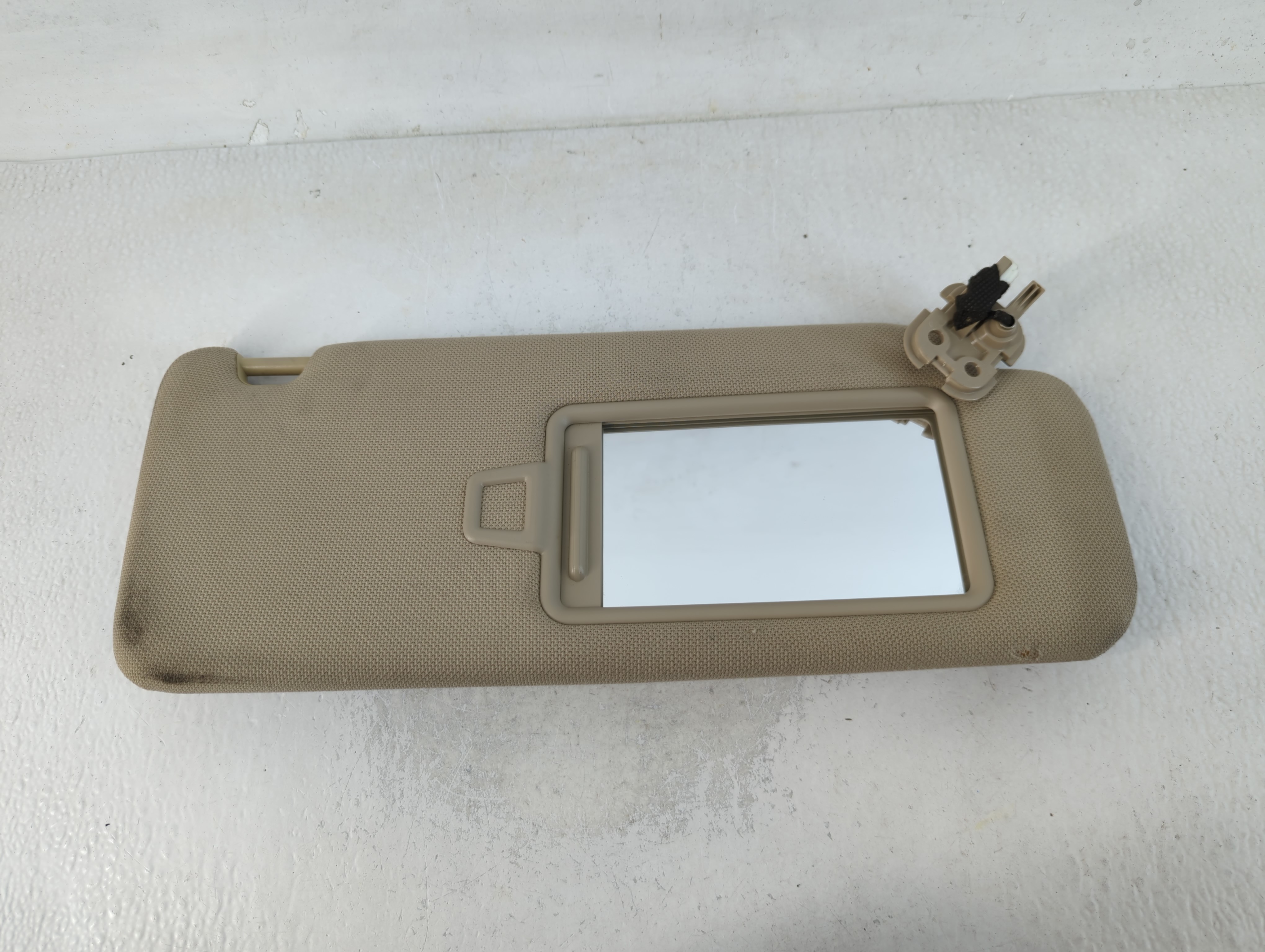 2015-2019 Hyundai Sonata Passenger Sun Visor Mirror Right Sunvisor Beige 768554 - Oemusedautoparts1.com