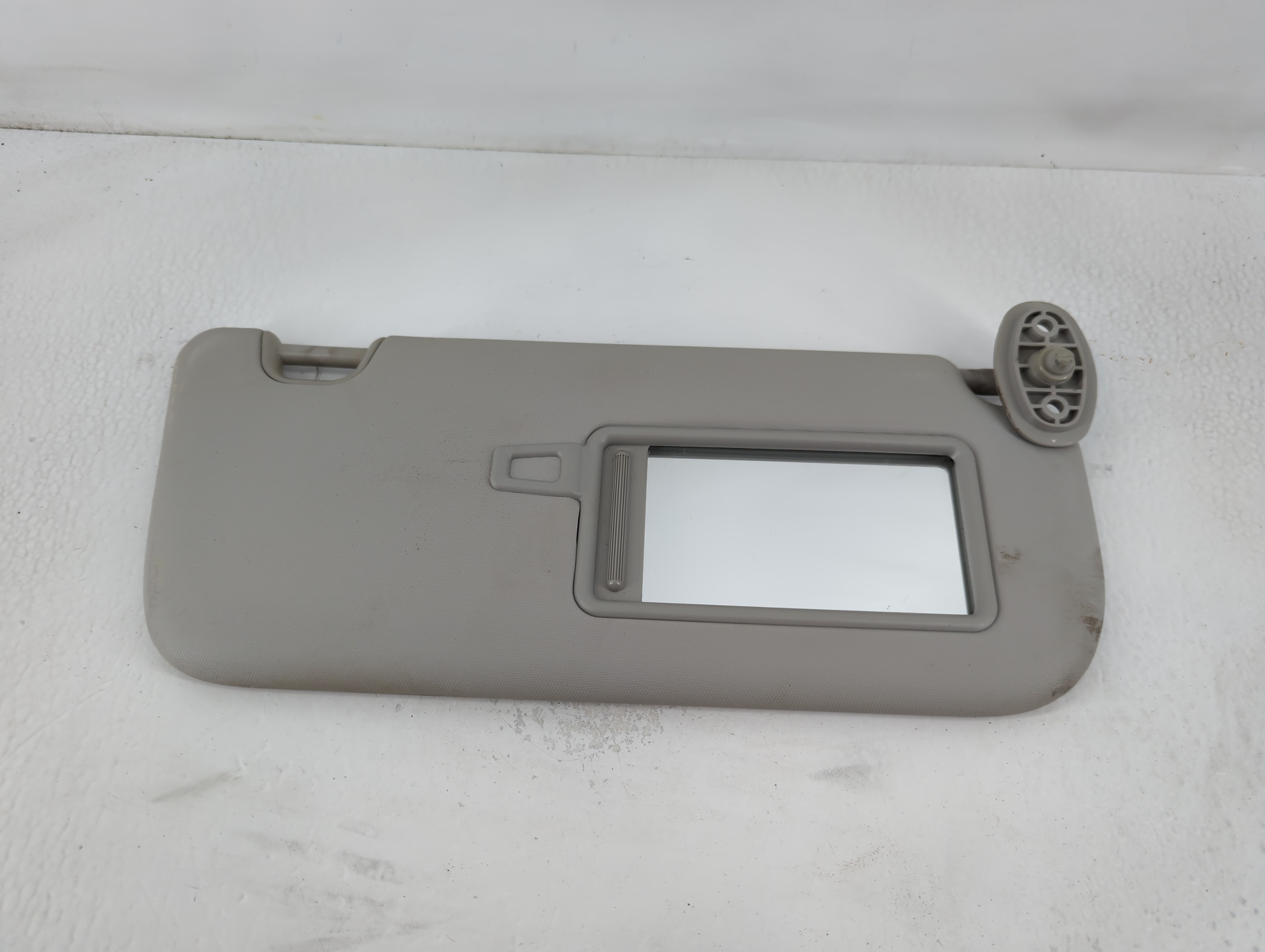 2014-2019 Kia Soul Passenger Sun Visor Mirror Right Sunvisor Grey 768567 - Oemusedautoparts1.com