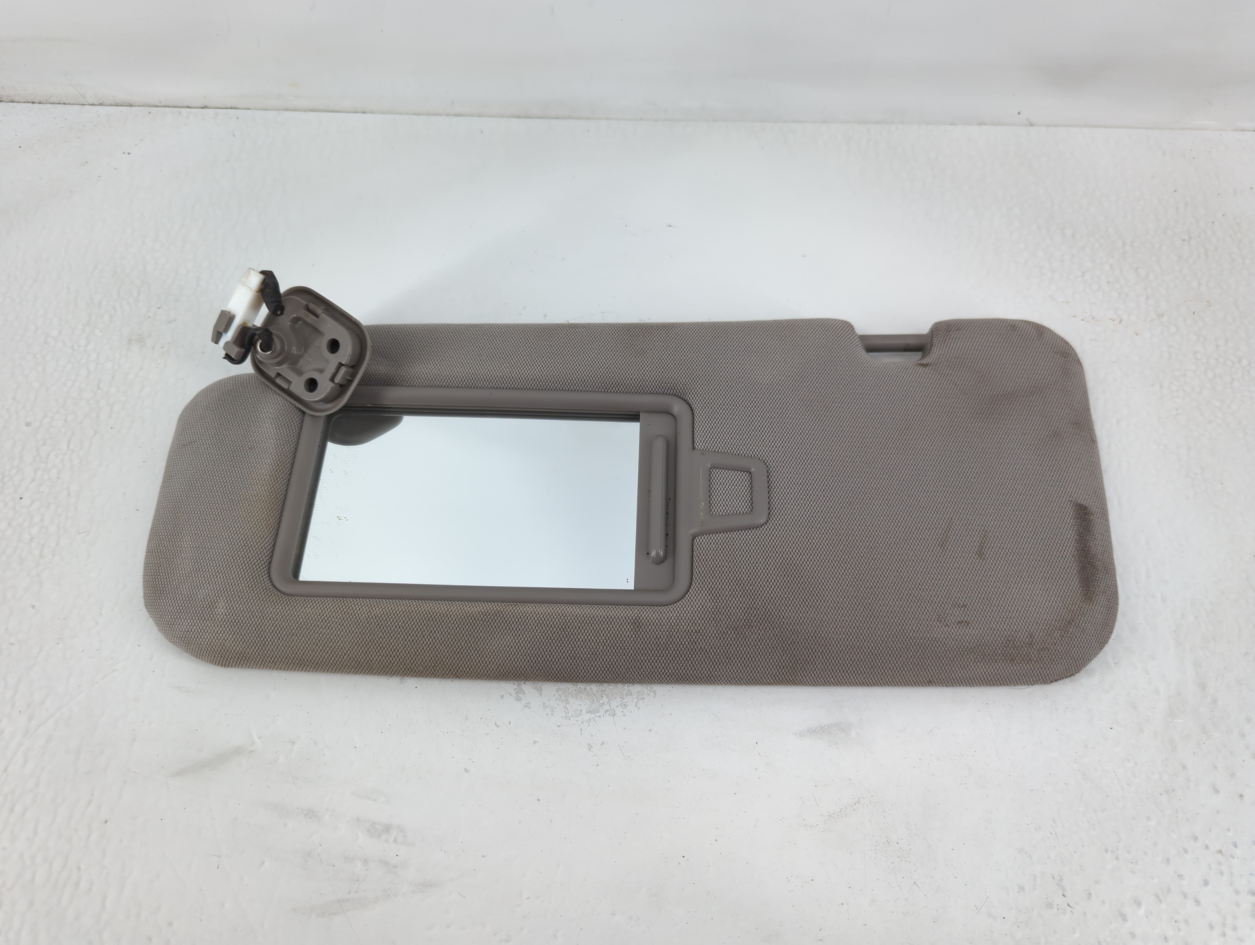 Picture of 2017-2020 Genesis G80 Driver Sun Visor Mirror Left Sunvisor Grey 768569