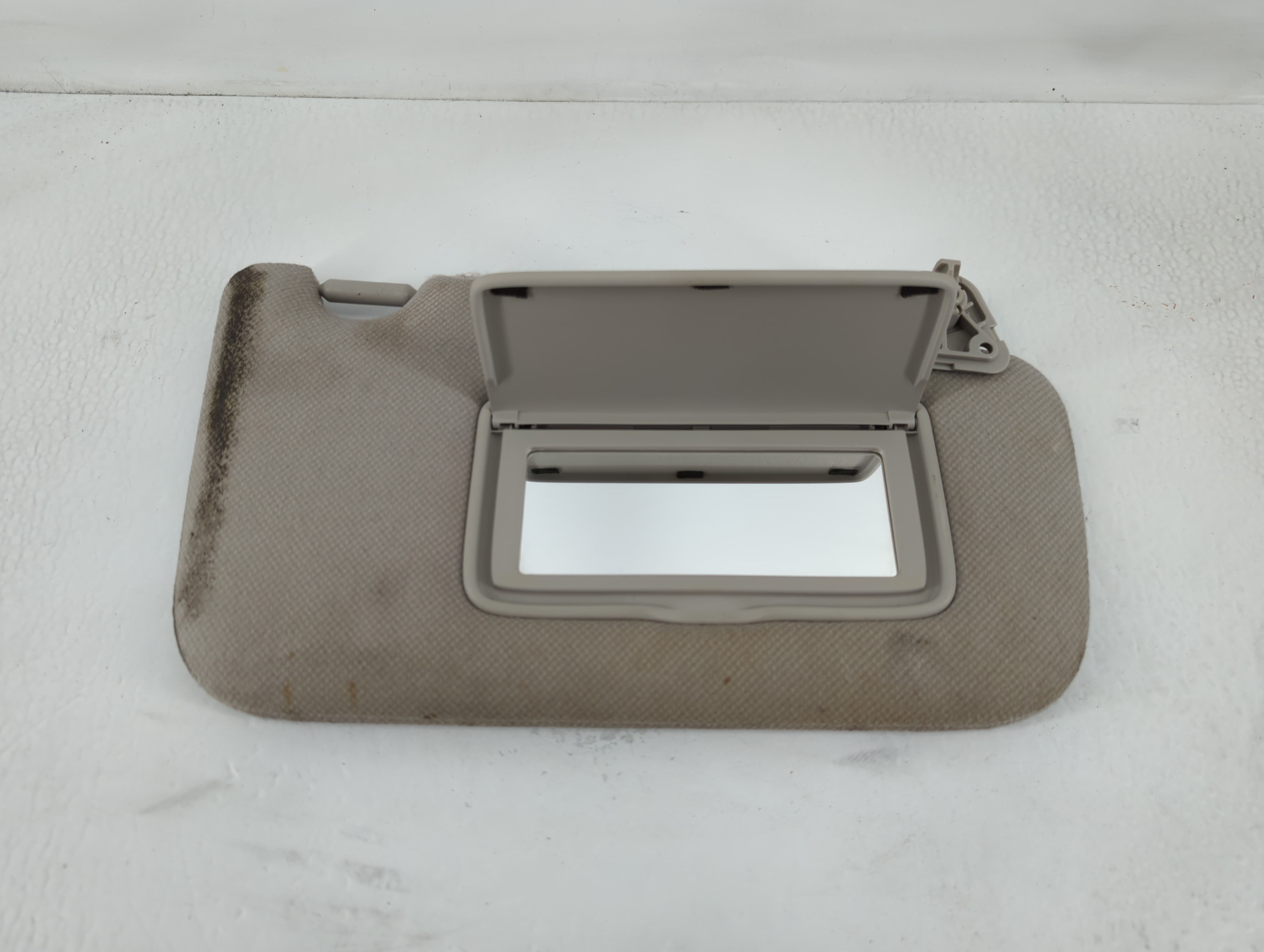 2013-2019 Nissan Sentra Passenger Sun Visor Mirror Right Sunvisor Grey 768571 - Oemusedautoparts1.com