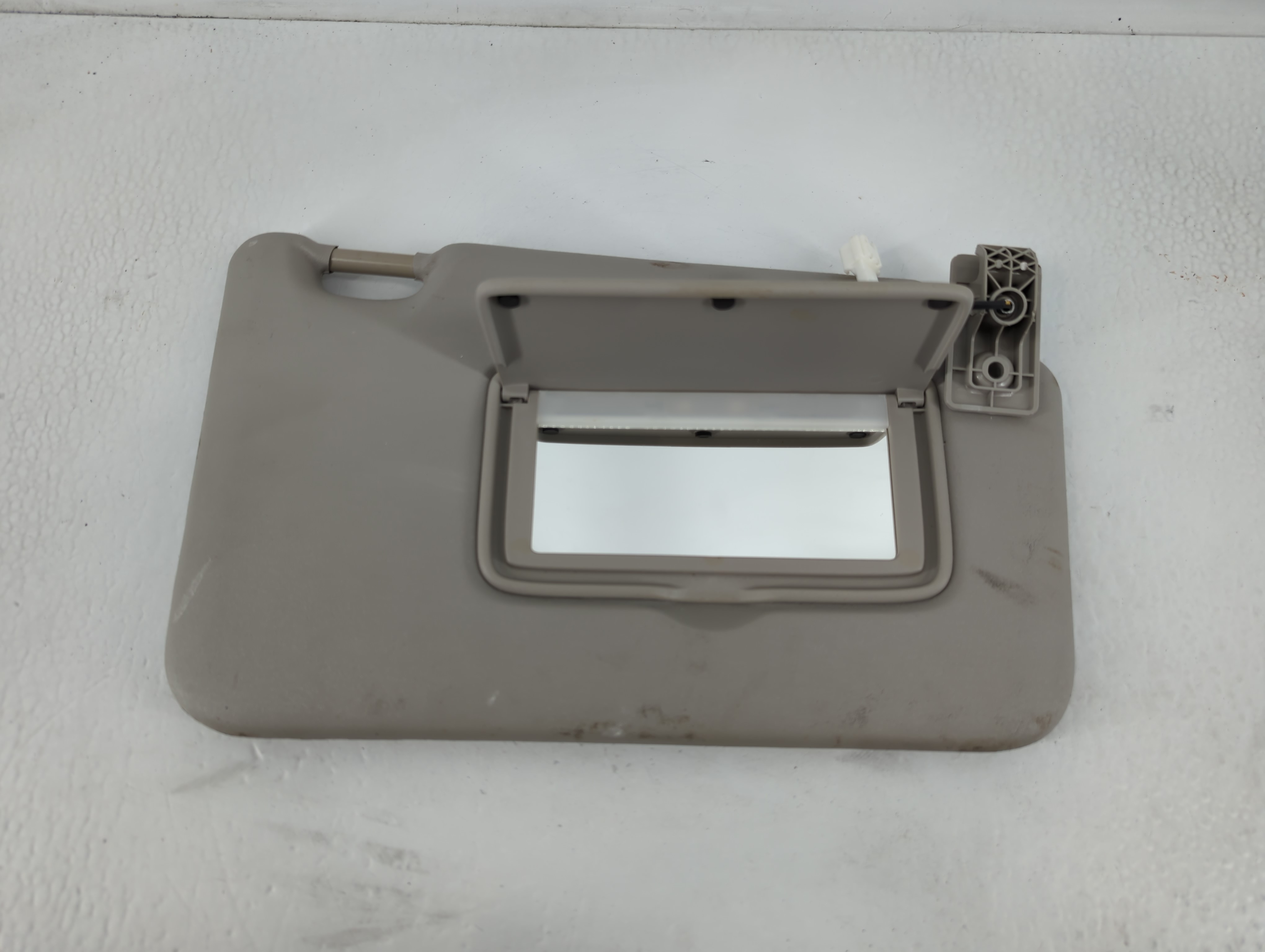 2018-2021 Nissan Kicks Driver Sun Visor Mirror Left Sunvisor Grey 768573 - Oemusedautoparts1.com