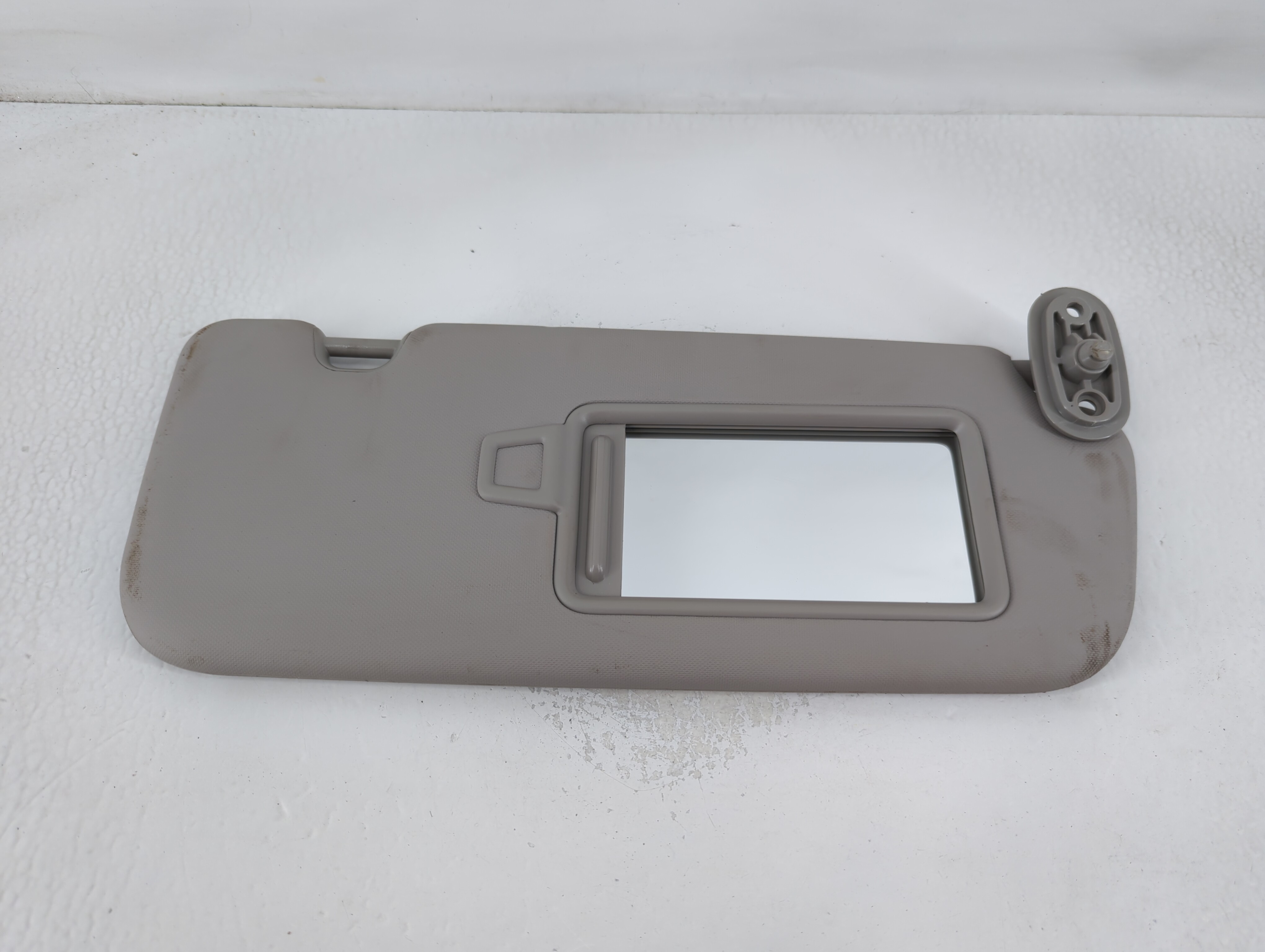 2017-2018 Kia Forte Passenger Sun Visor Mirror Right Sunvisor Grey 768602 - Oemusedautoparts1.com