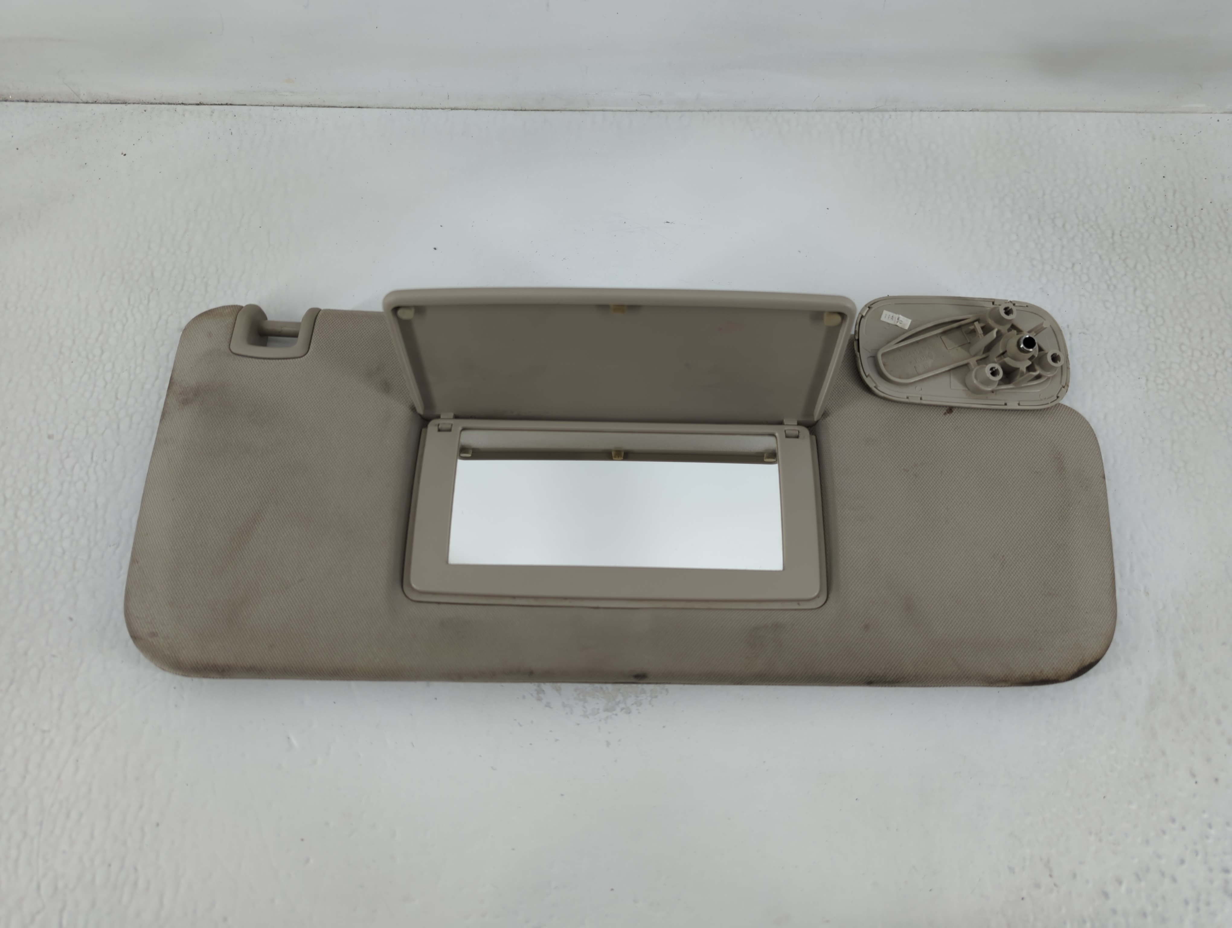 2007 Chevrolet Silverado 1500 Passenger Sun Visor Mirror Right Sunvisor 768603 - Oemusedautoparts1.com