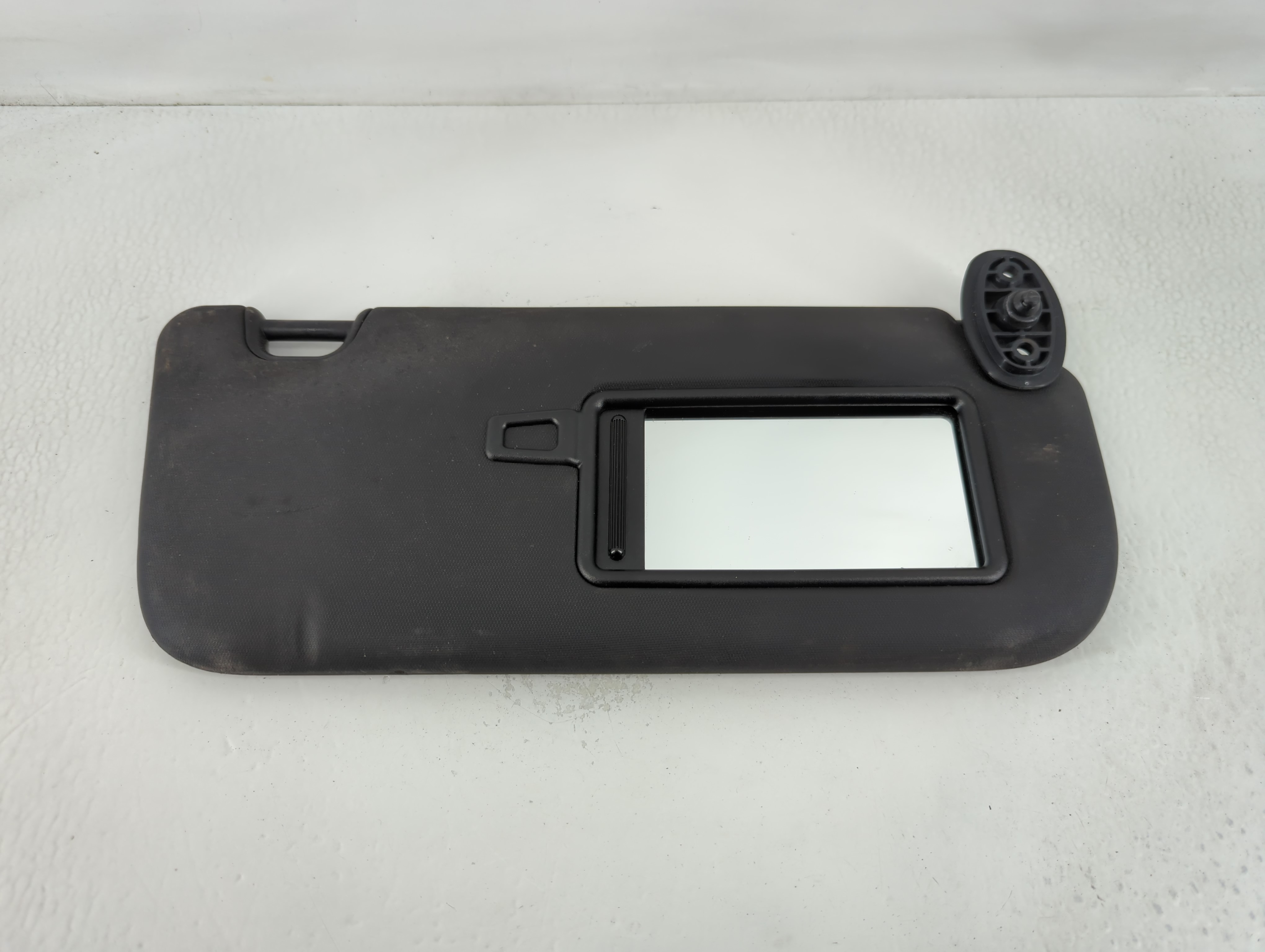 2014-2019 Kia Soul Passenger Sun Visor Mirror Right Sunvisor Black 768617 - Oemusedautoparts1.com