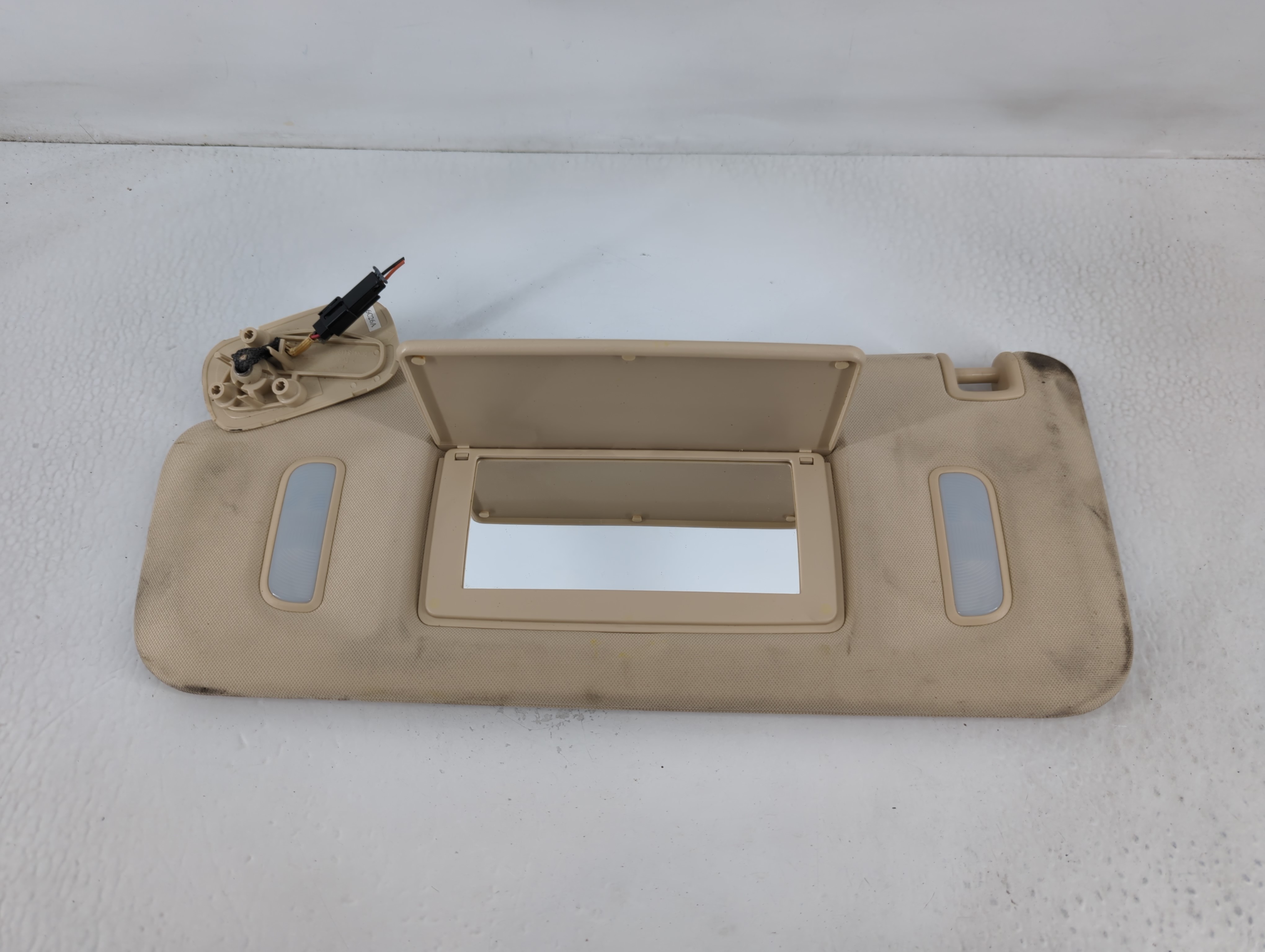 2007-2014 Cadillac Escalade Driver Sun Visor Mirror Left Sunvisor Beige 768619 - Oemusedautoparts1.com