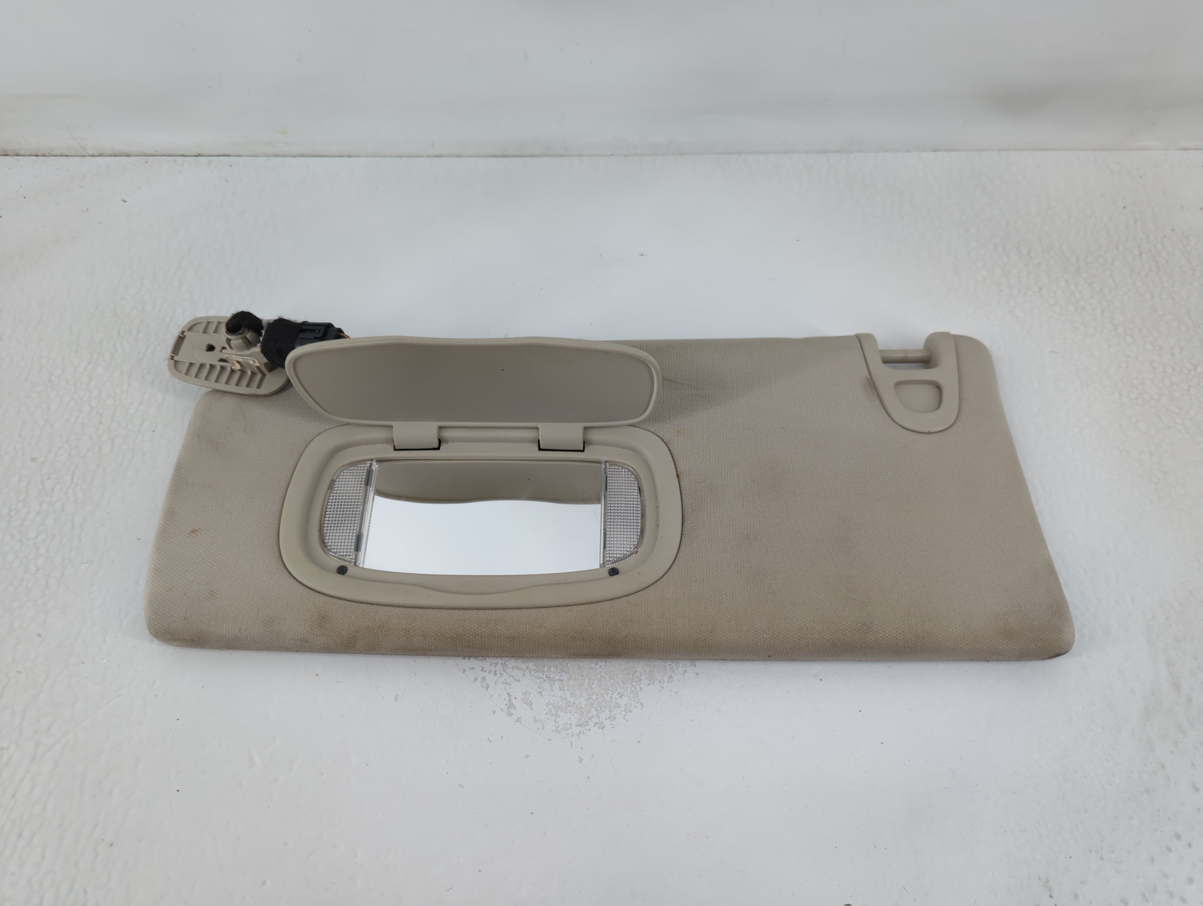 2014-2018 Jeep Cherokee Passenger Sun Visor Mirror Right Sunvisor Grey 768622 - Oemusedautoparts1.com
