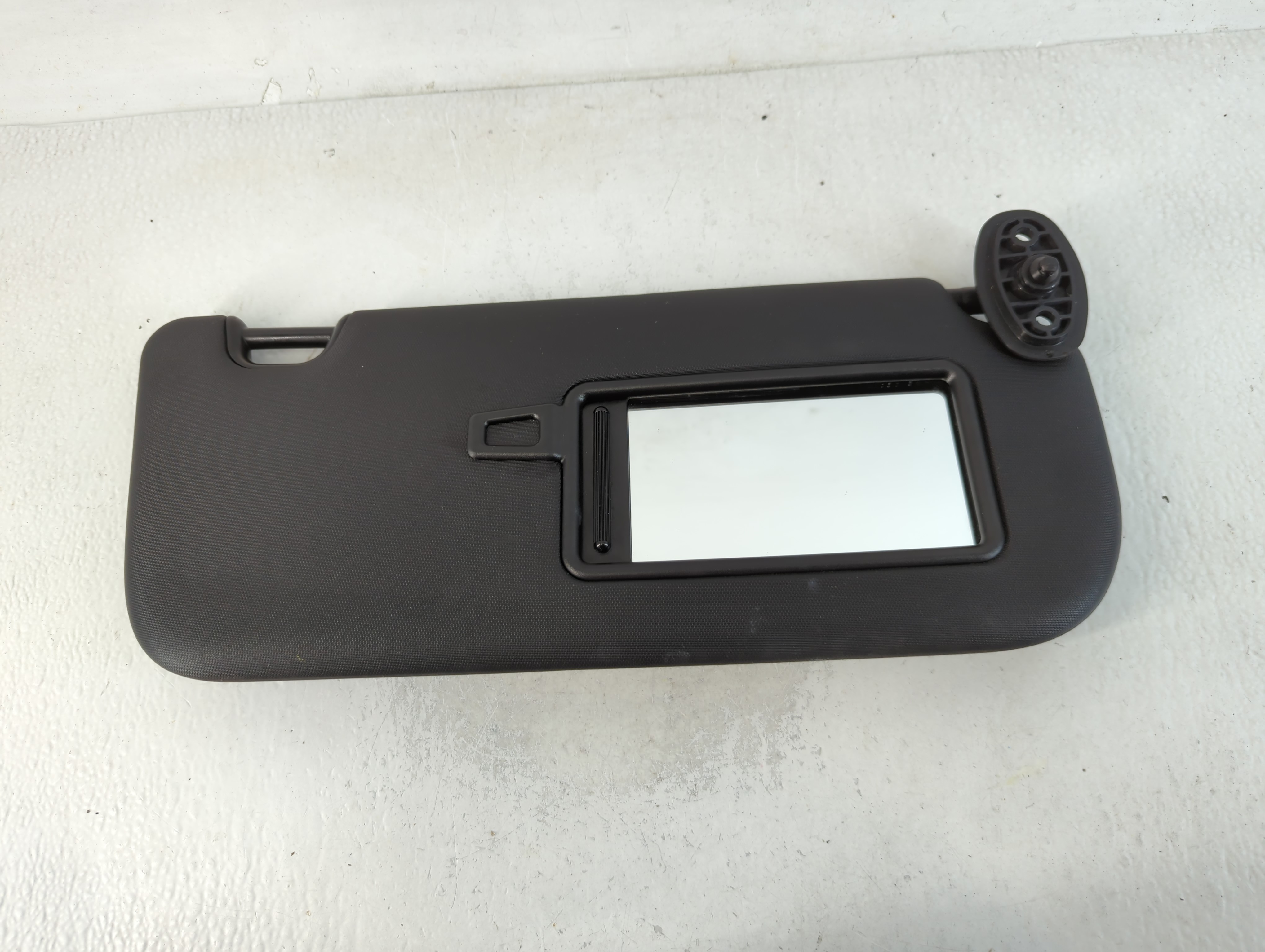 2014-2019 Kia Soul Passenger Sun Visor Mirror Right Sunvisor Black 768631 - Oemusedautoparts1.com