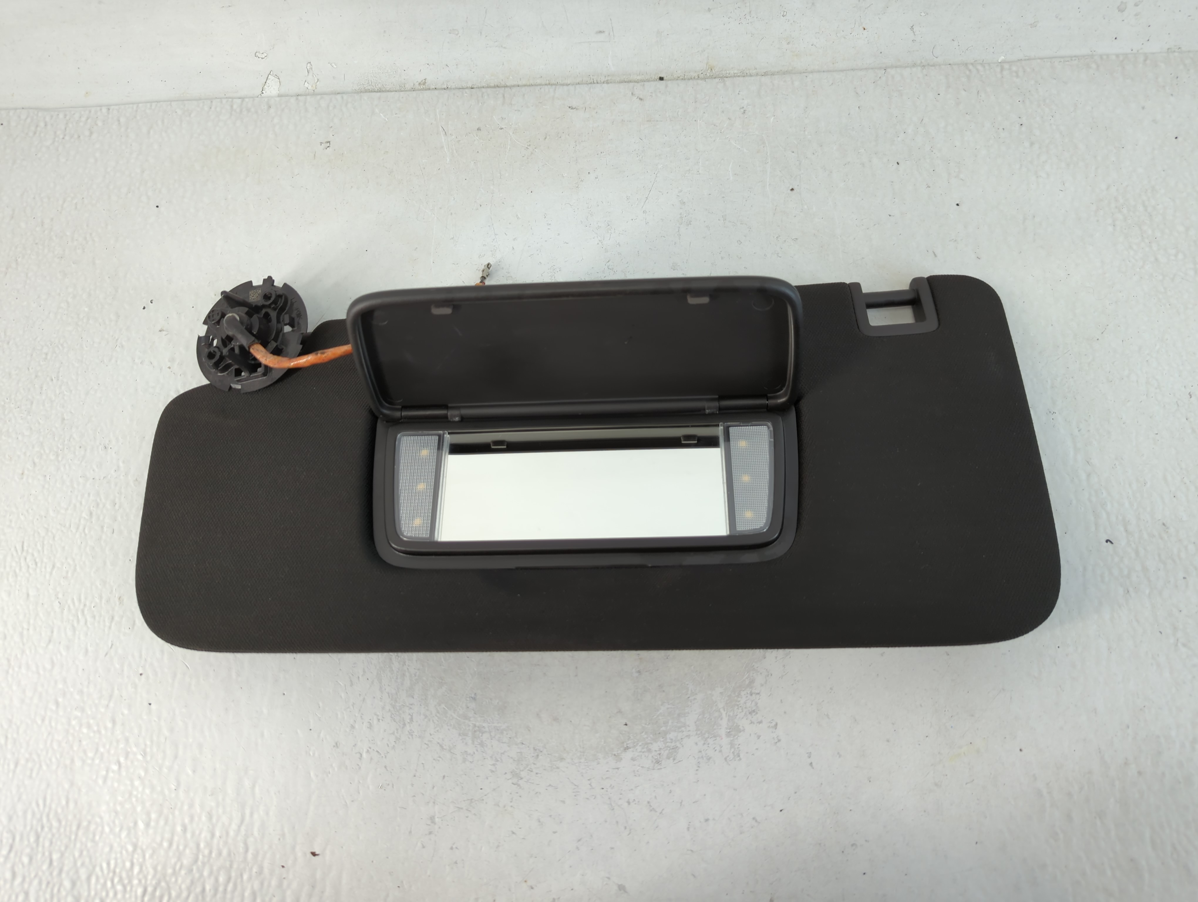 2019-2020 Cadillac Xt4 Driver Sun Visor Mirror Left Sunvisor Black 768643 - Oemusedautoparts1.com