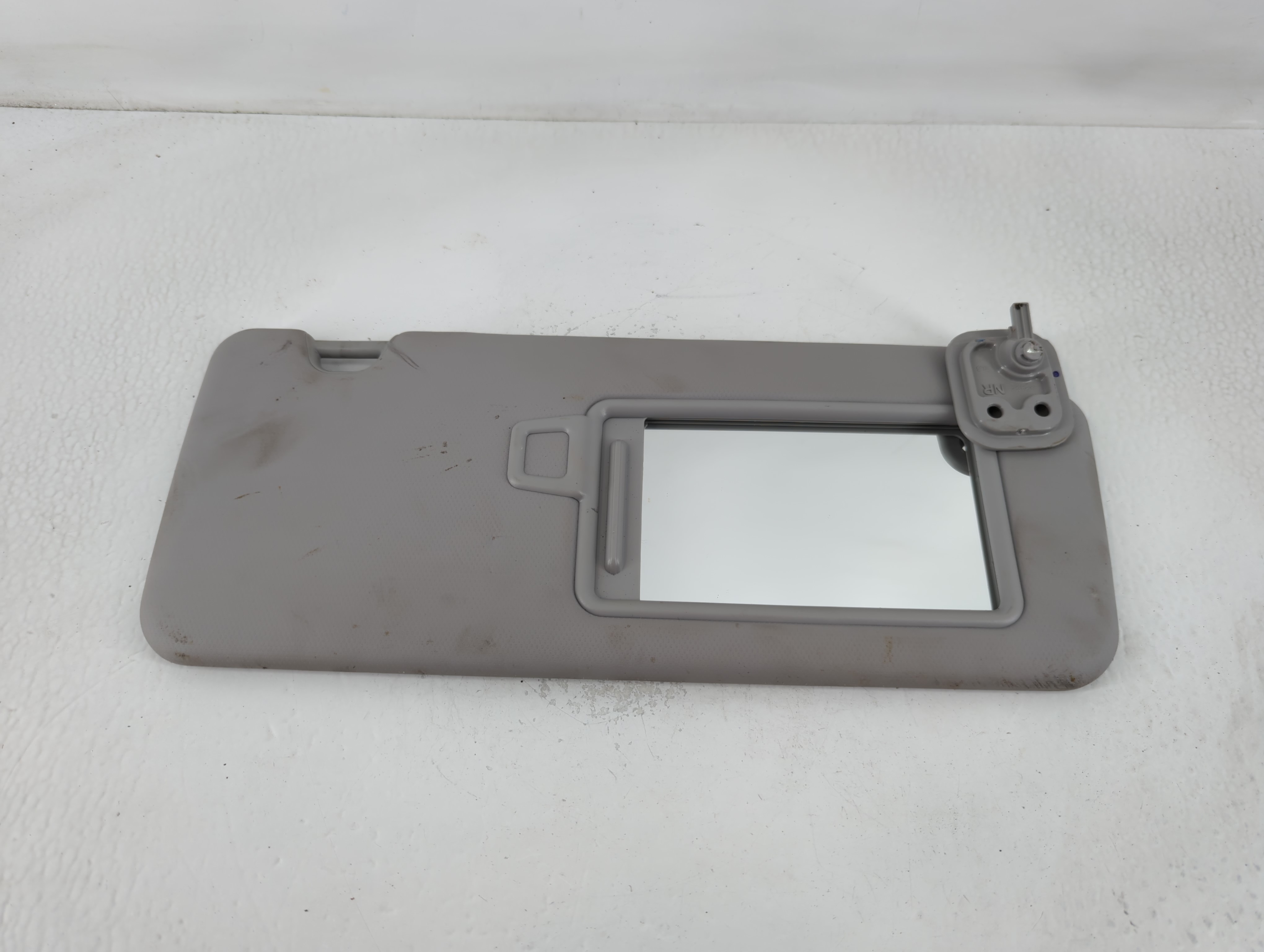 2016-2018 Hyundai Tucson Passenger Sun Visor Mirror Right Sunvisor Grey 768680 - Oemusedautoparts1.com
