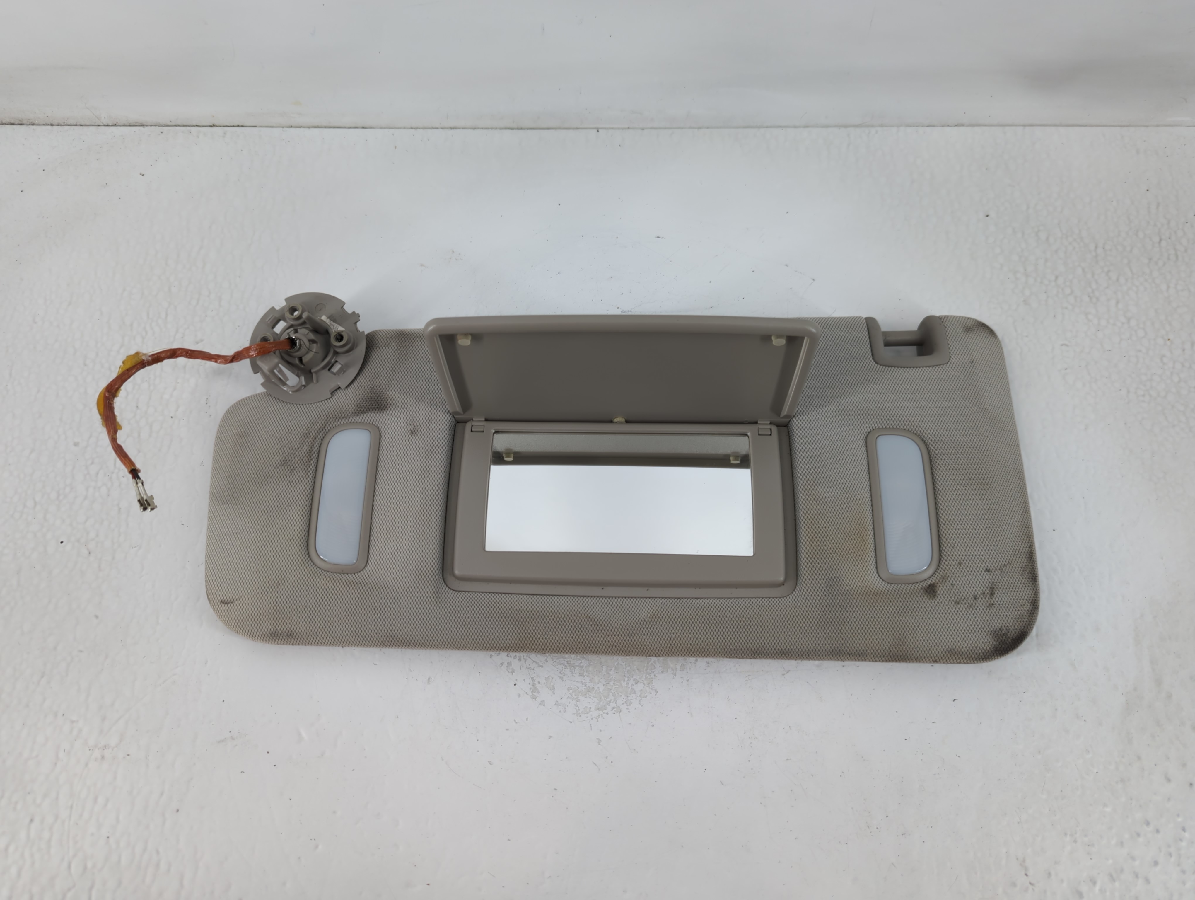 2010-2014 Cadillac Srx Driver Sun Visor Mirror Left Sunvisor Grey 768684 - Oemusedautoparts1.com