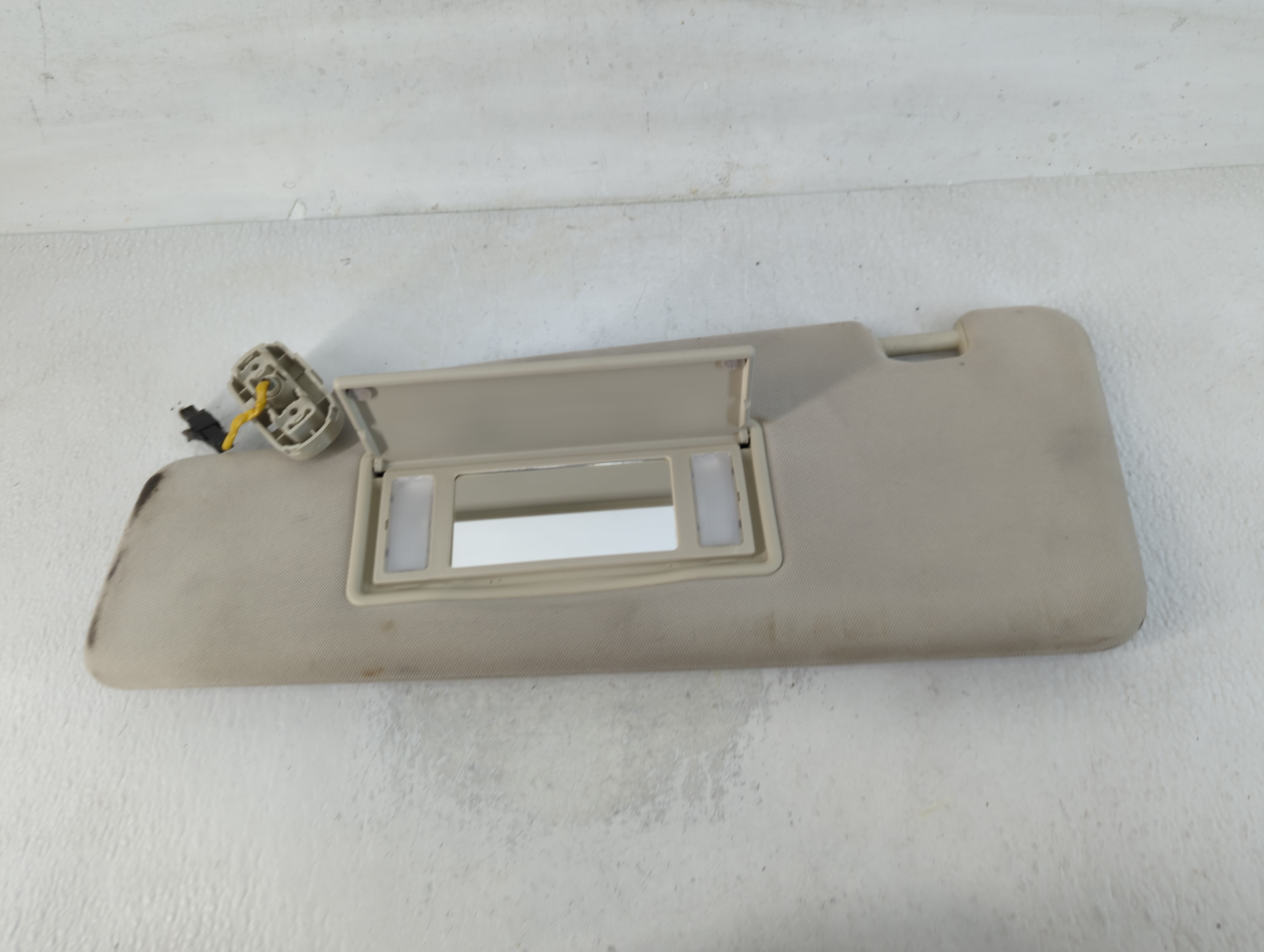 Picture of Nissan Rogue Sport Passenger Sun Visor Mirror Right Sunvisor Grey 768720