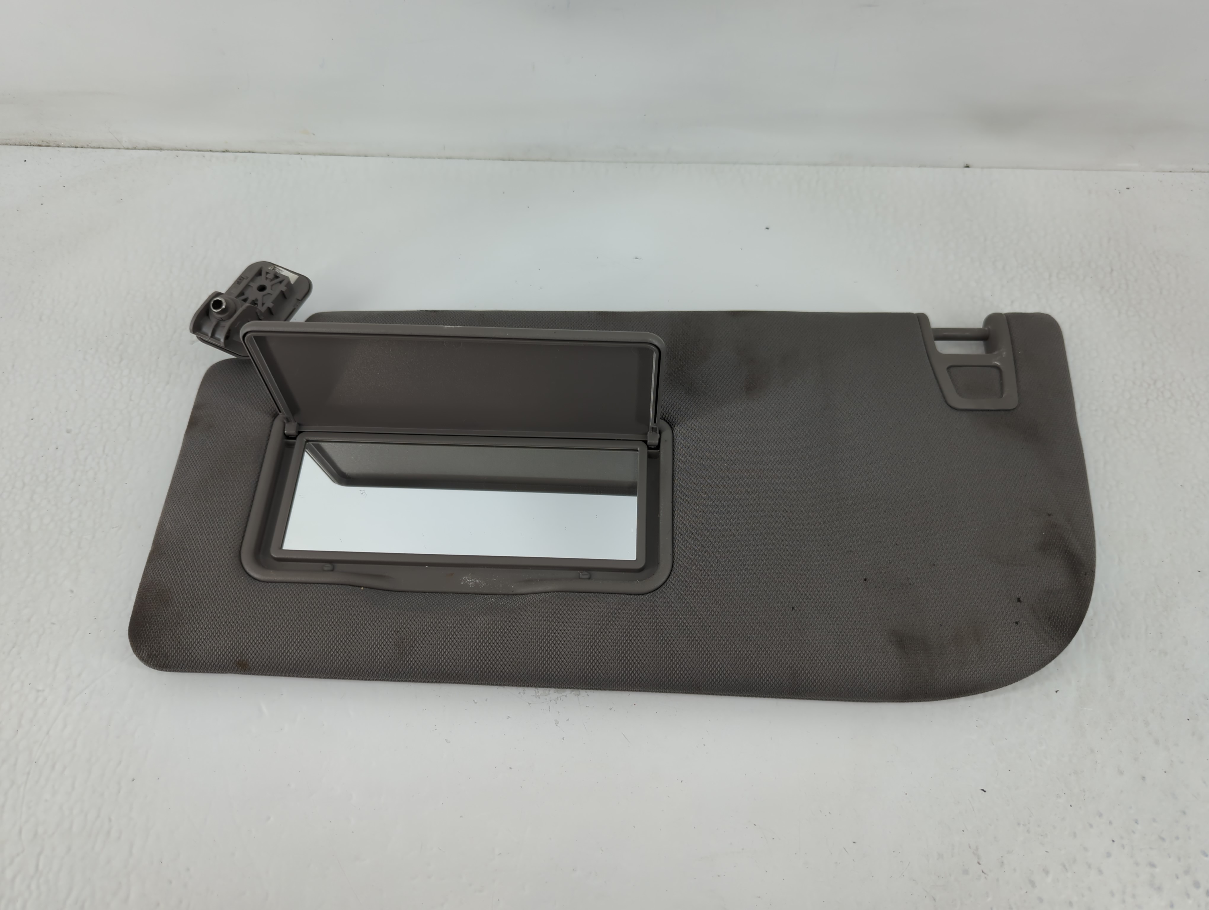 2015-2017 Ford F-150 Driver Sun Visor Mirror Left Sunvisor Dark Grey 768747 - Oemusedautoparts1.com
