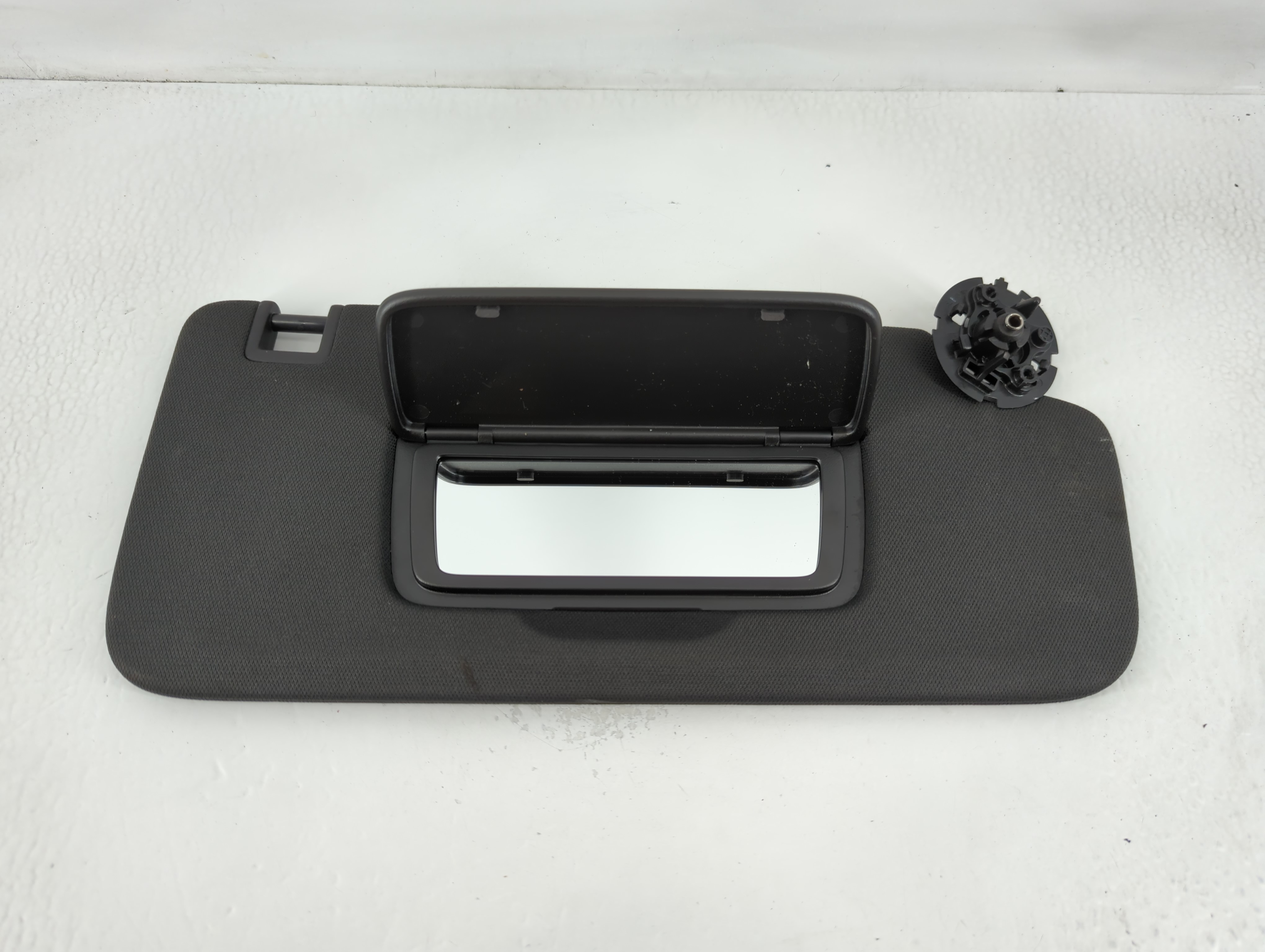 Picture of 2025 Chevrolet Trailblazer Passenger Sun Visor Mirror Right Sunvisor 768749