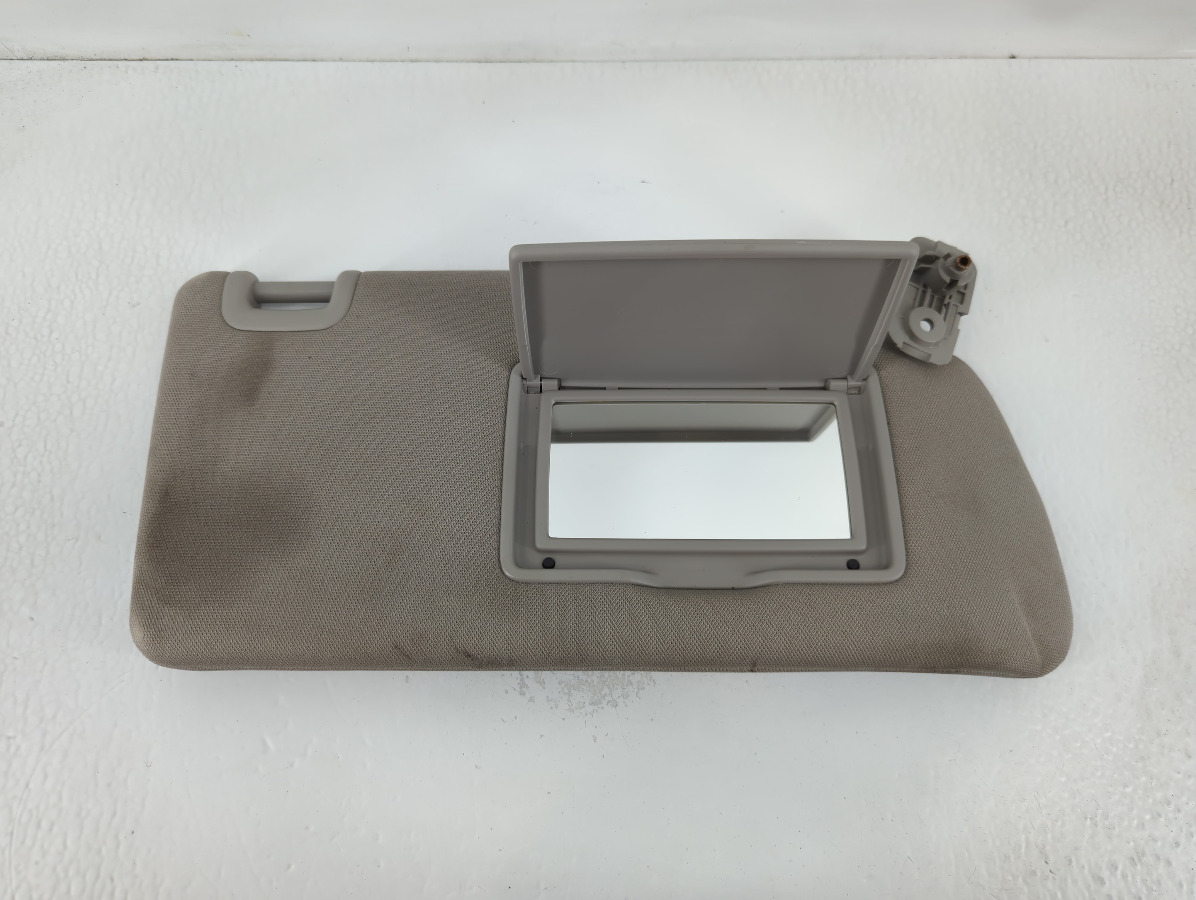 2022 Nissan Frontier Passenger Sun Visor Mirror Right Sunvisor Grey 768867 - Oemusedautoparts1.com
