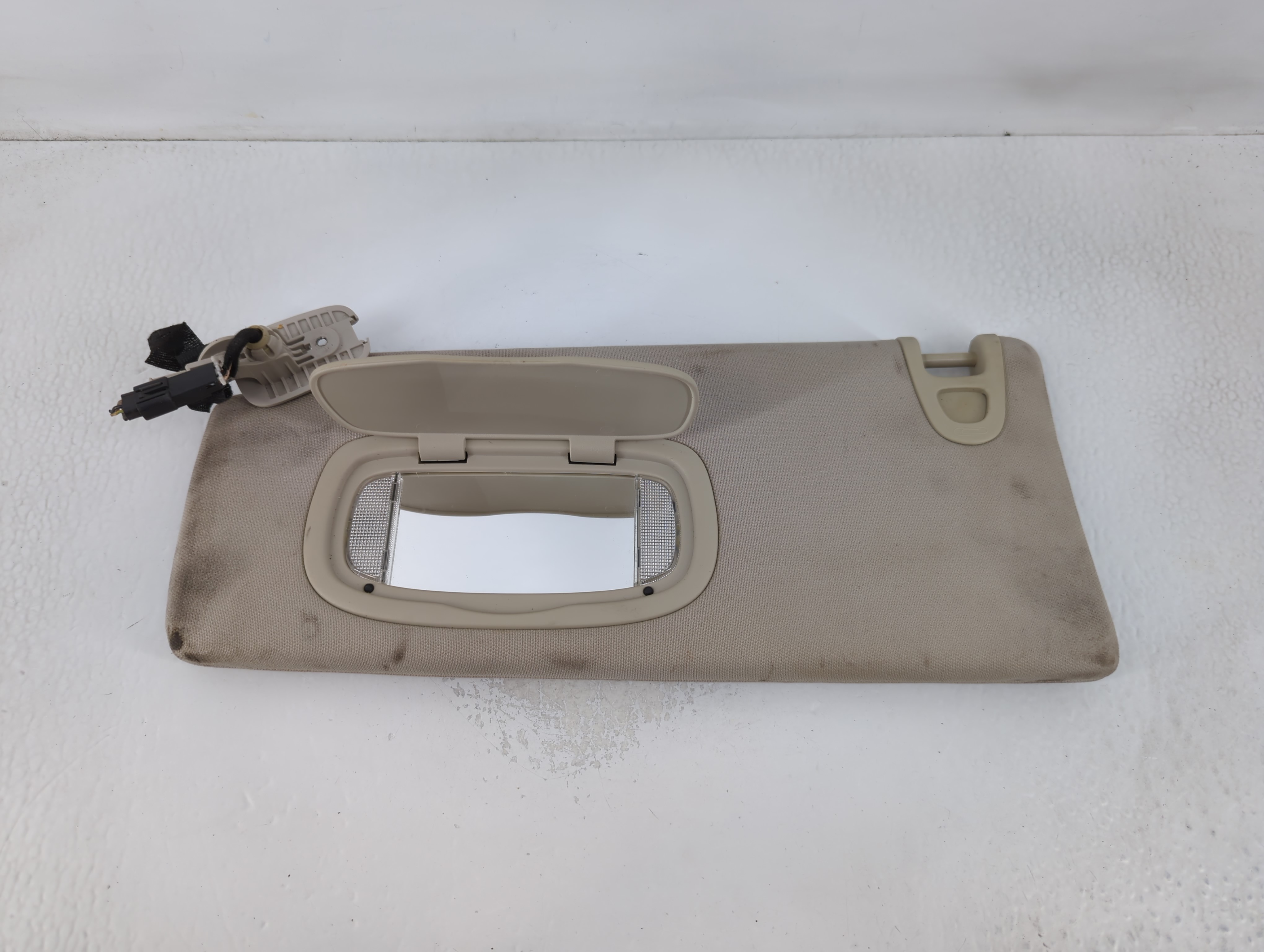 2014-2018 Jeep Cherokee Driver Sun Visor Mirror Left Sunvisor Grey 768873 - Oemusedautoparts1.com