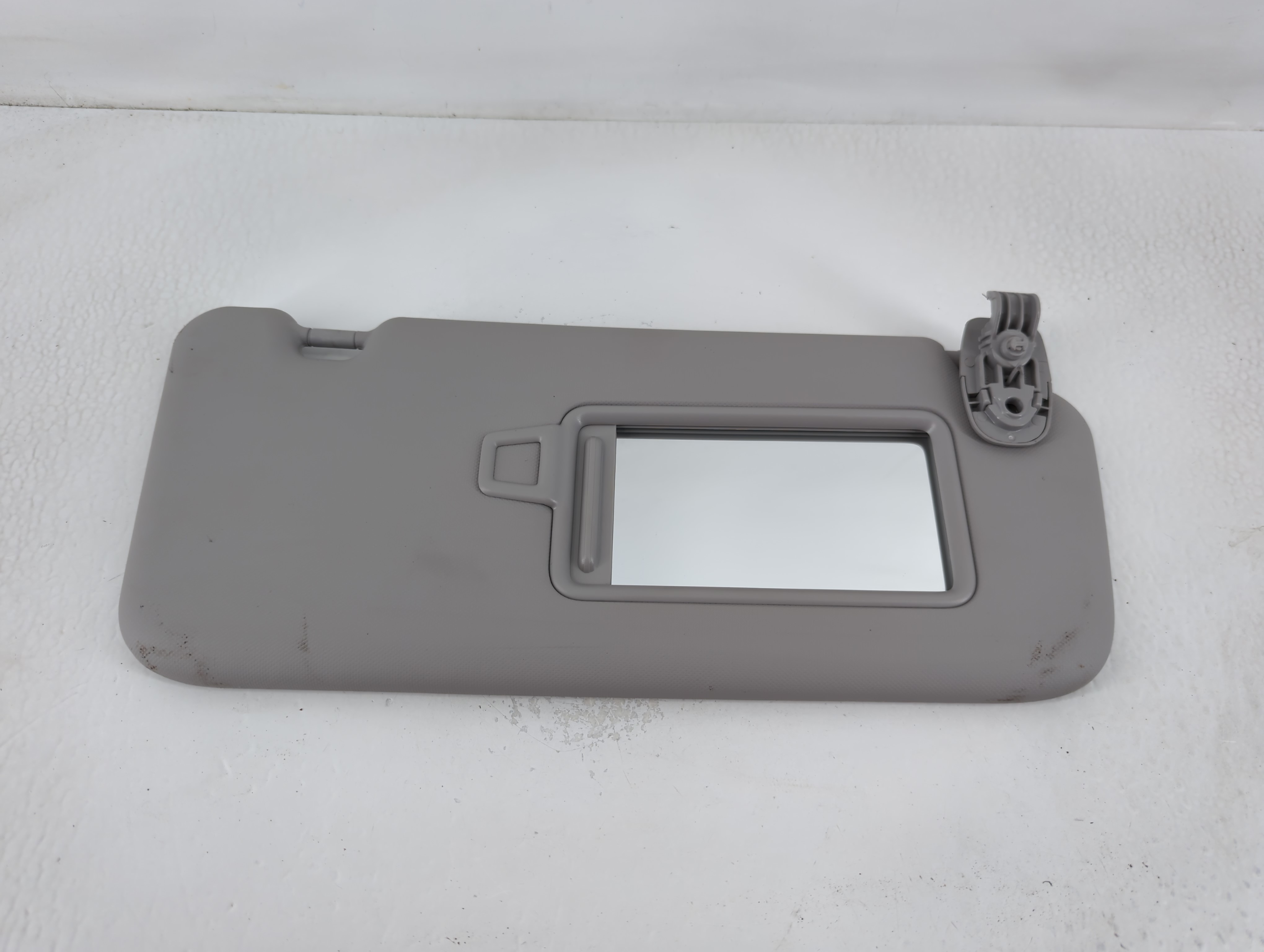 Picture of 2022-2022 Hyundai Kona Passenger Sun Visor Mirror Right Sunvisor Grey 768916