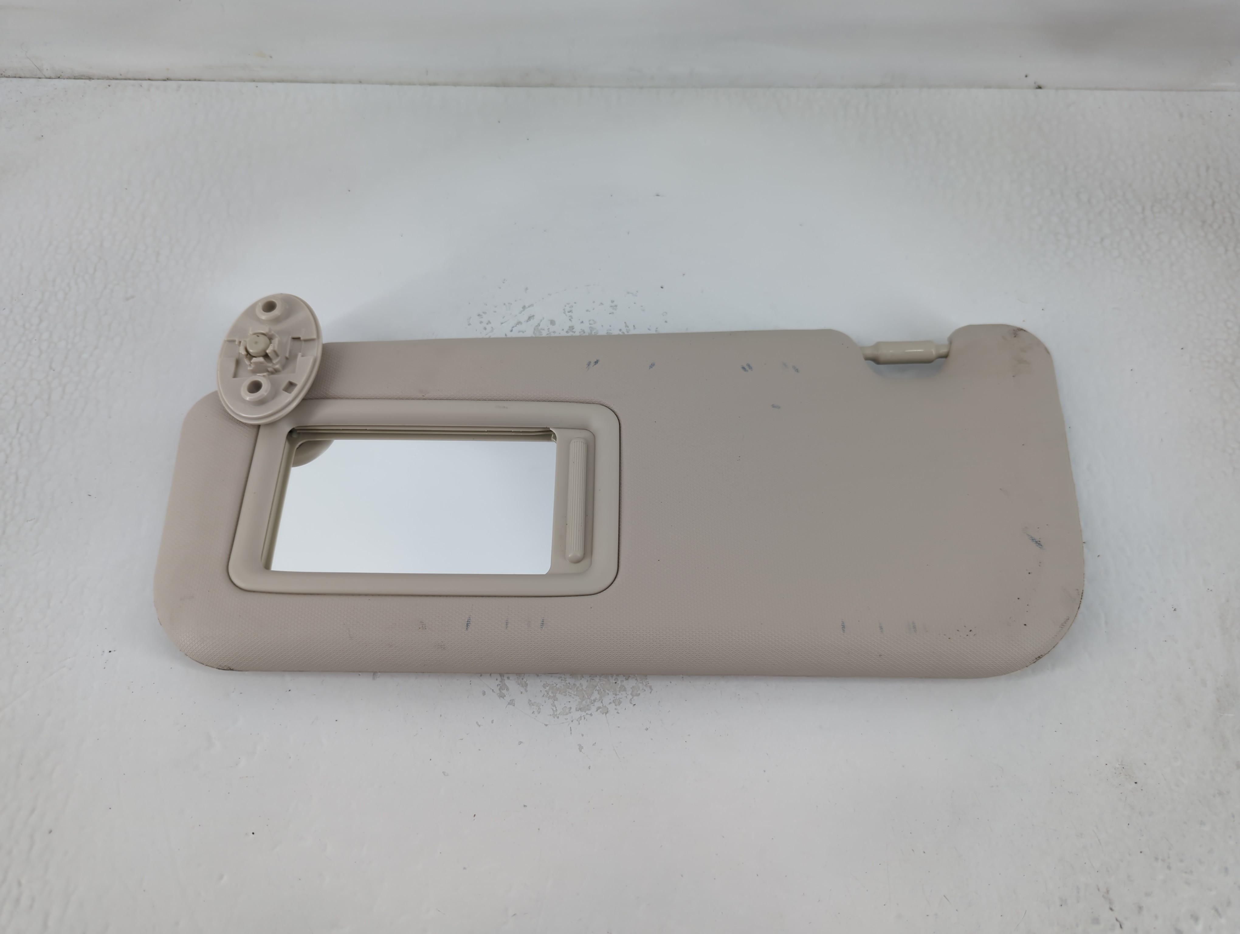 2019-2022 Toyota Corolla Passenger Sun Visor Mirror Right Sunvisor Cream 768966 - Oemusedautoparts1.com
