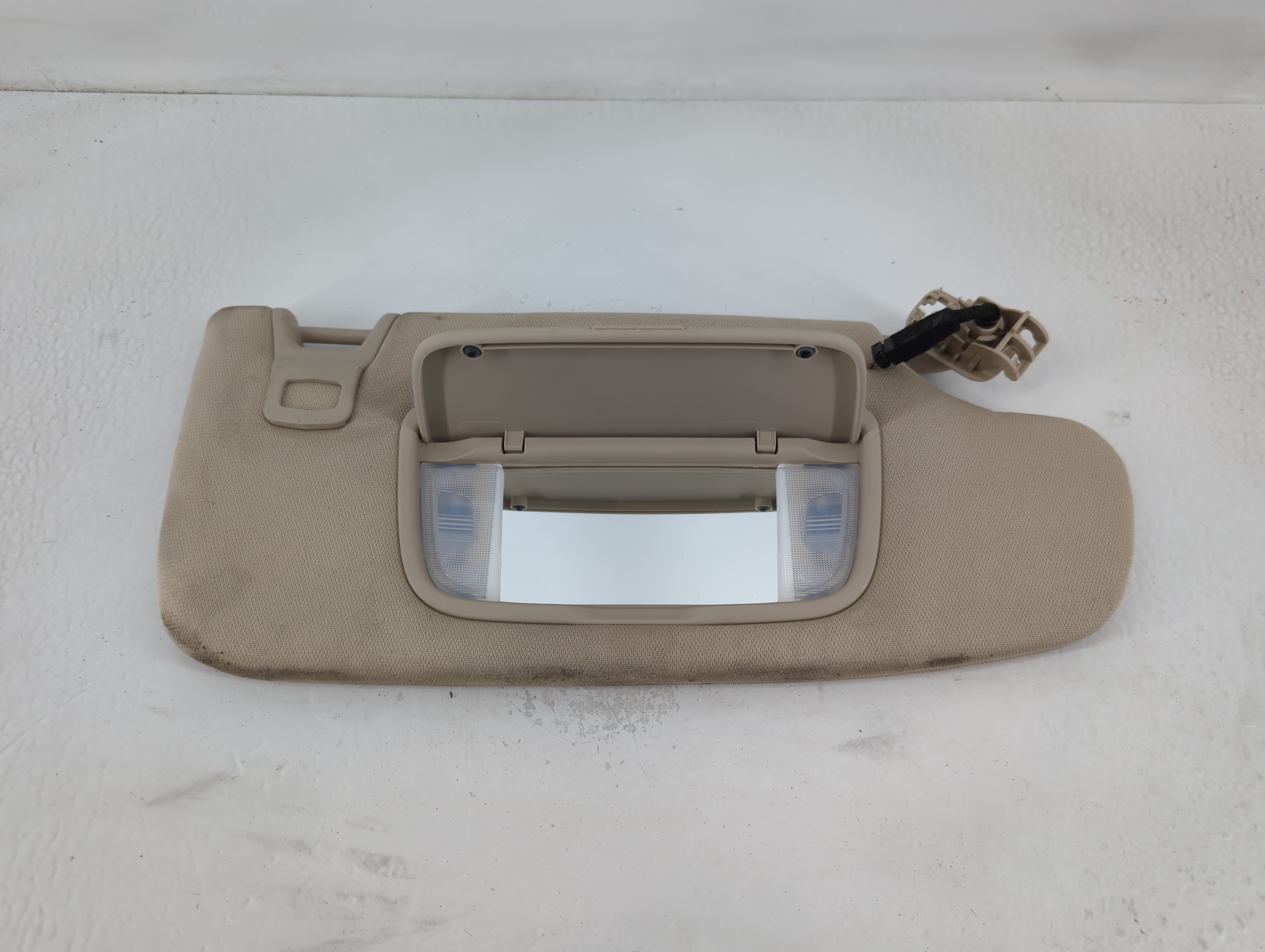 2017-2020 Ford Fusion Passenger Sun Visor Mirror Right Sunvisor Beige 768974 - Oemusedautoparts1.com