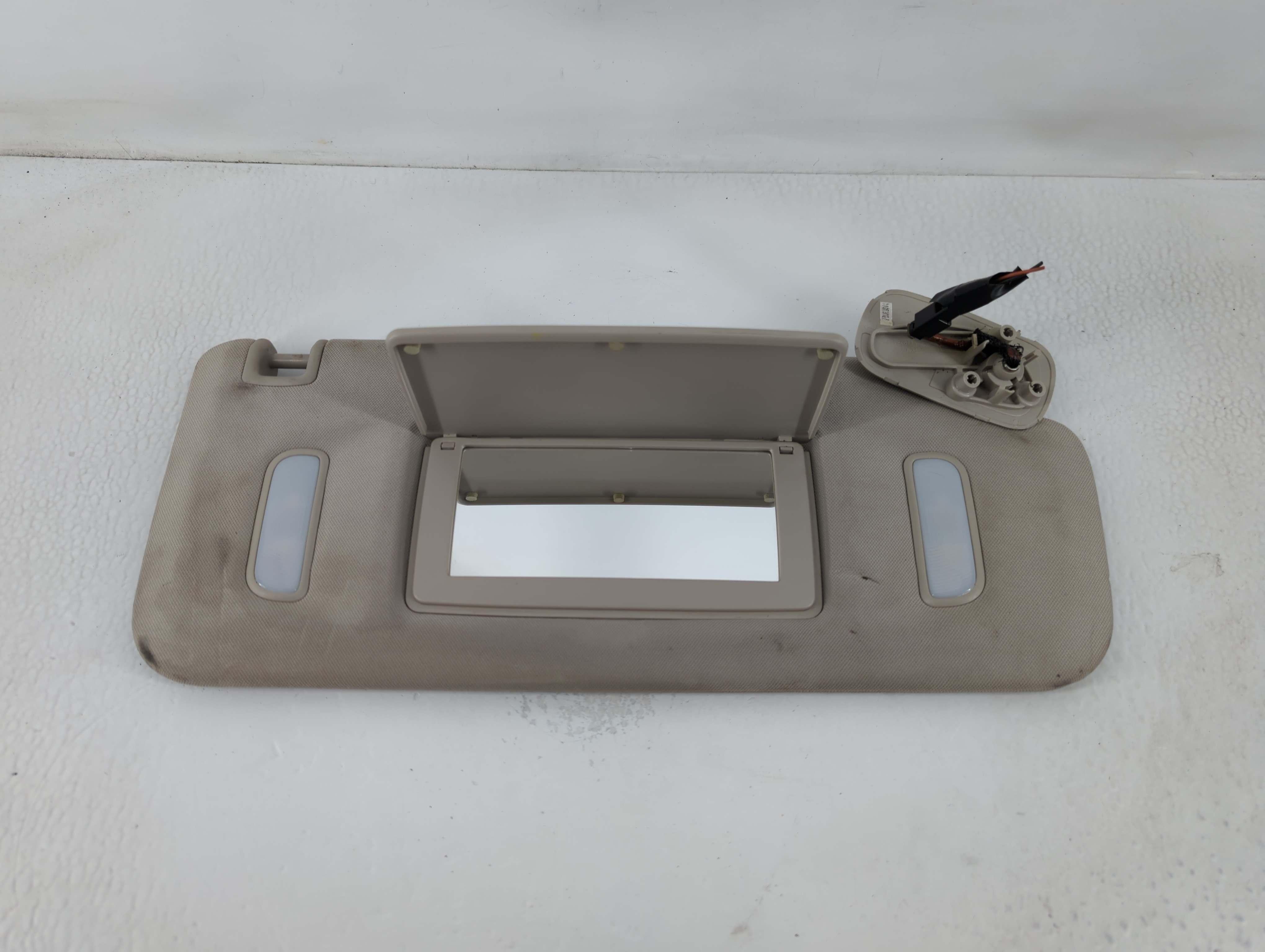 Picture of Gmc Sierra 2500 Passenger Sun Visor Mirror Right Sunvisor Grey 769018