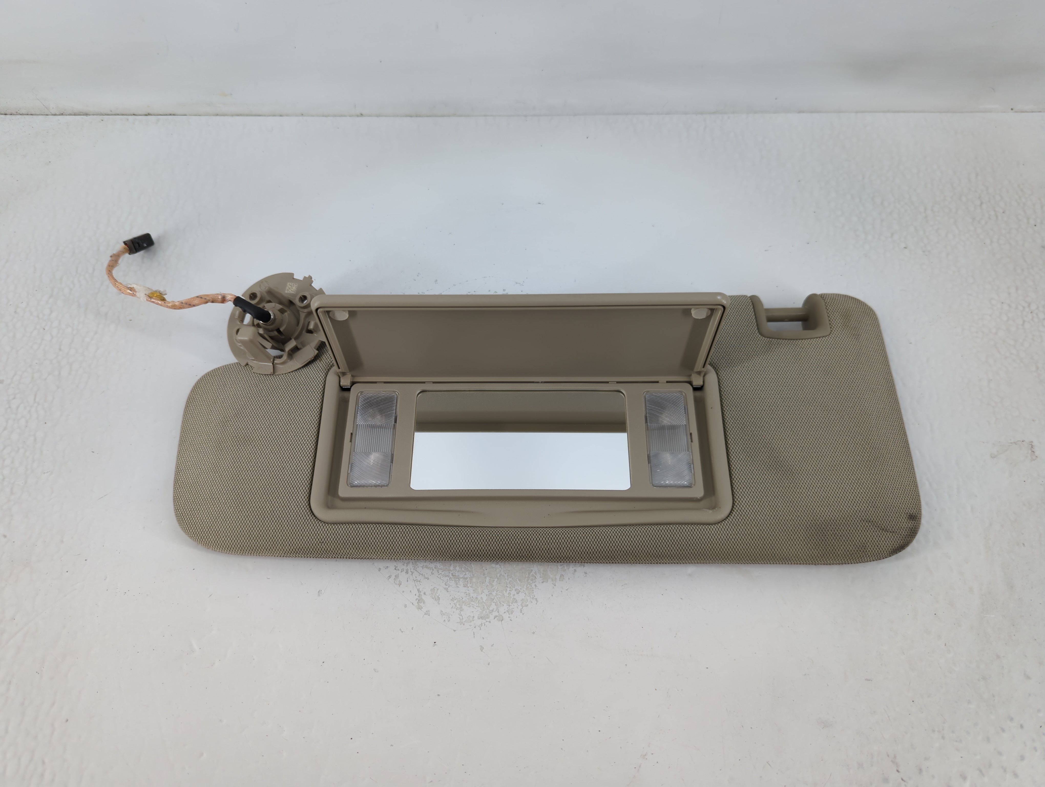 Picture of 2013-2019 Cadillac Xts Driver Sun Visor Mirror Left Sunvisor Beige 769019