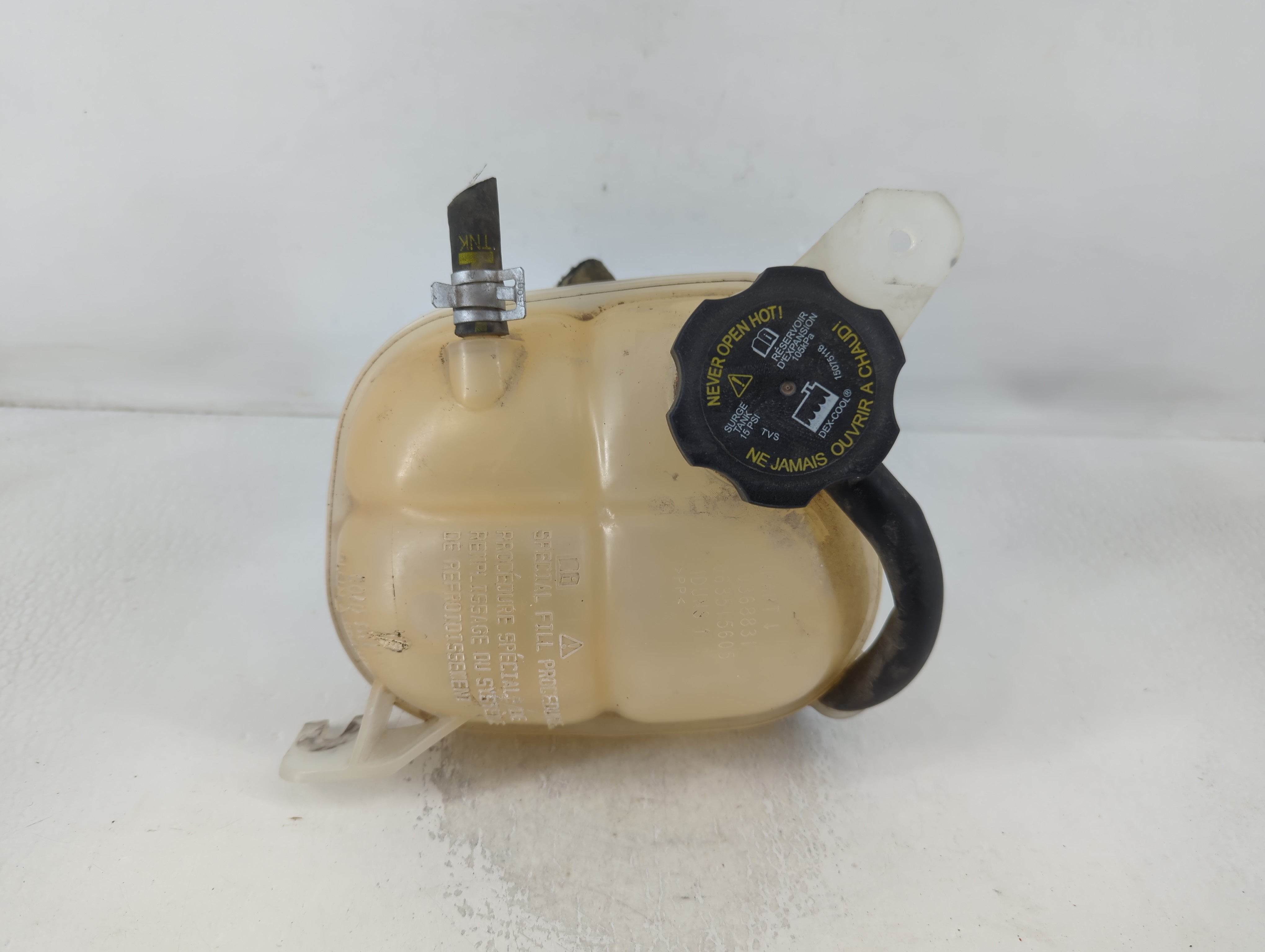 2003-2007 Saturn Ion Windshield Washer Fluid Reservoir Bottle Oem 769108 - Oemusedautoparts1.com