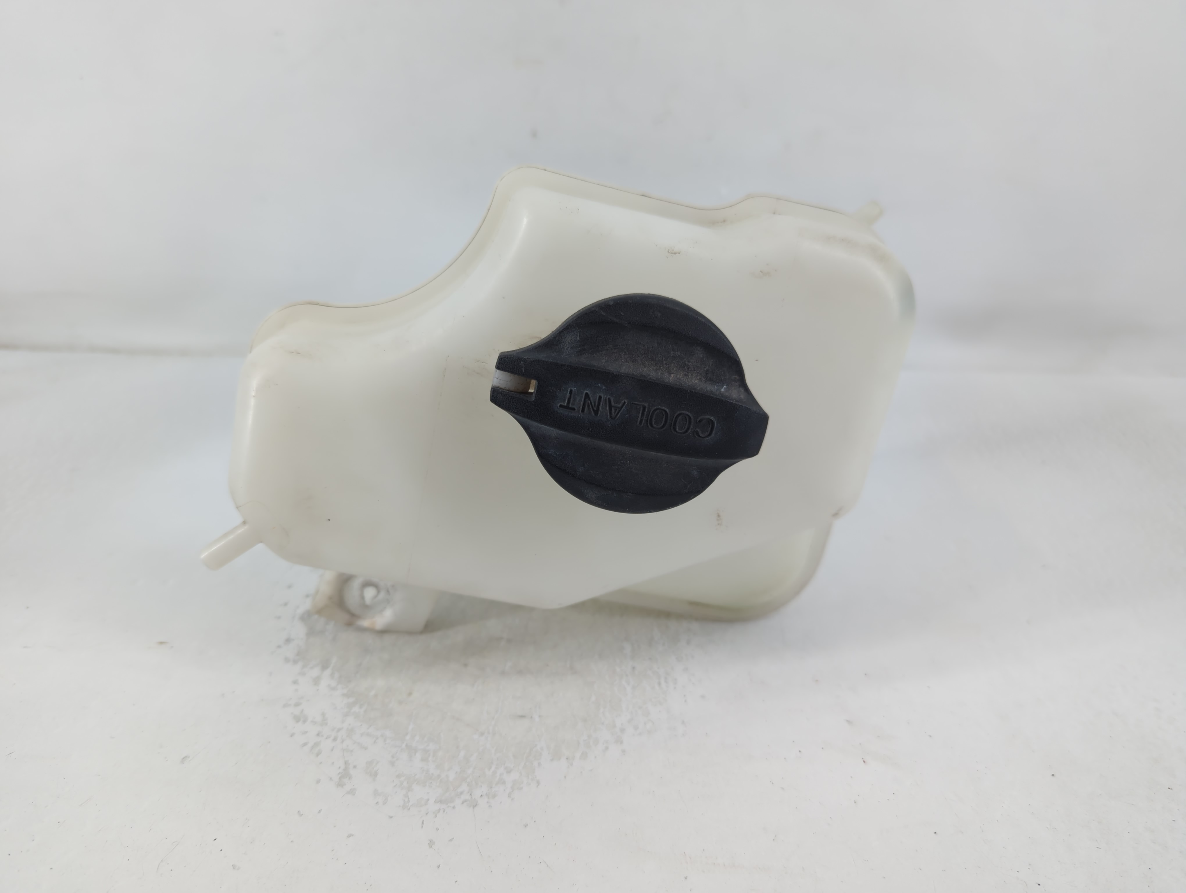 2011-2015 Hyundai Sonata Windshield Washer Fluid Reservoir Bottle Oem 769111 - Oemusedautoparts1.com