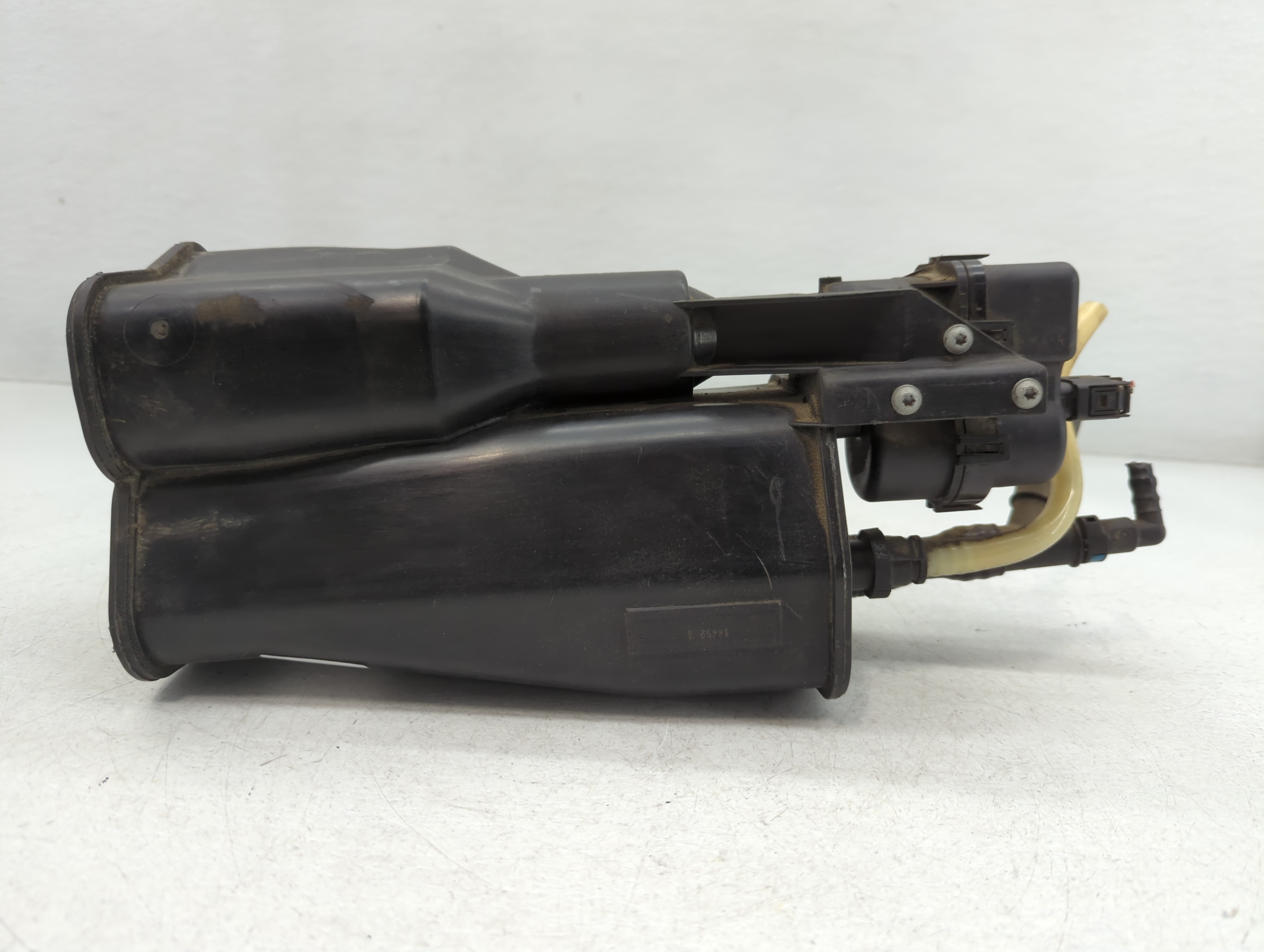 2006 Bmw 325i Fuel Vapor Charcoal Canister 769190 - Oemusedautoparts1.com