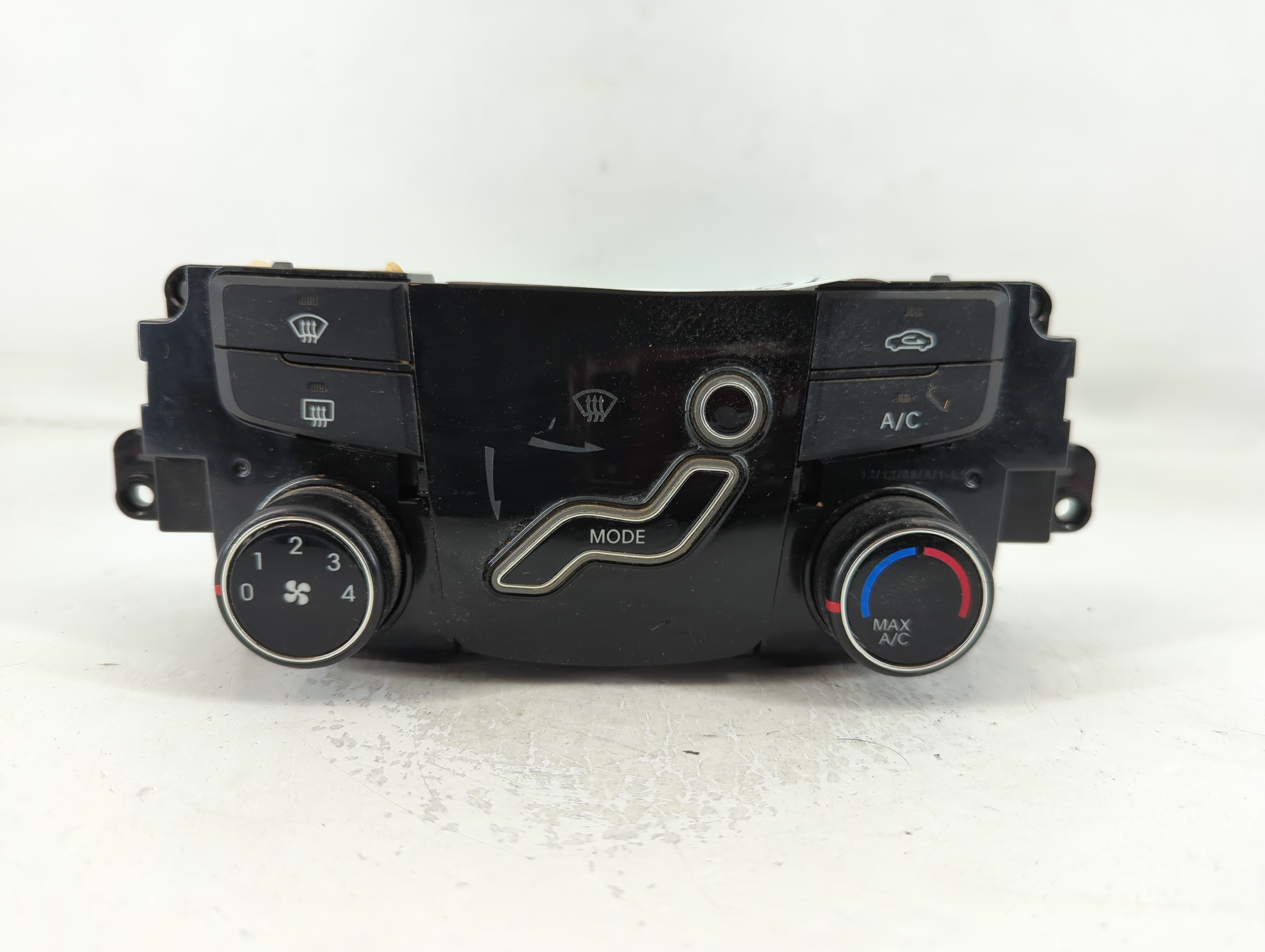 Picture of 2011-2013 Hyundai Sonata Ac Heater Climate Control Temperature Oem 769315