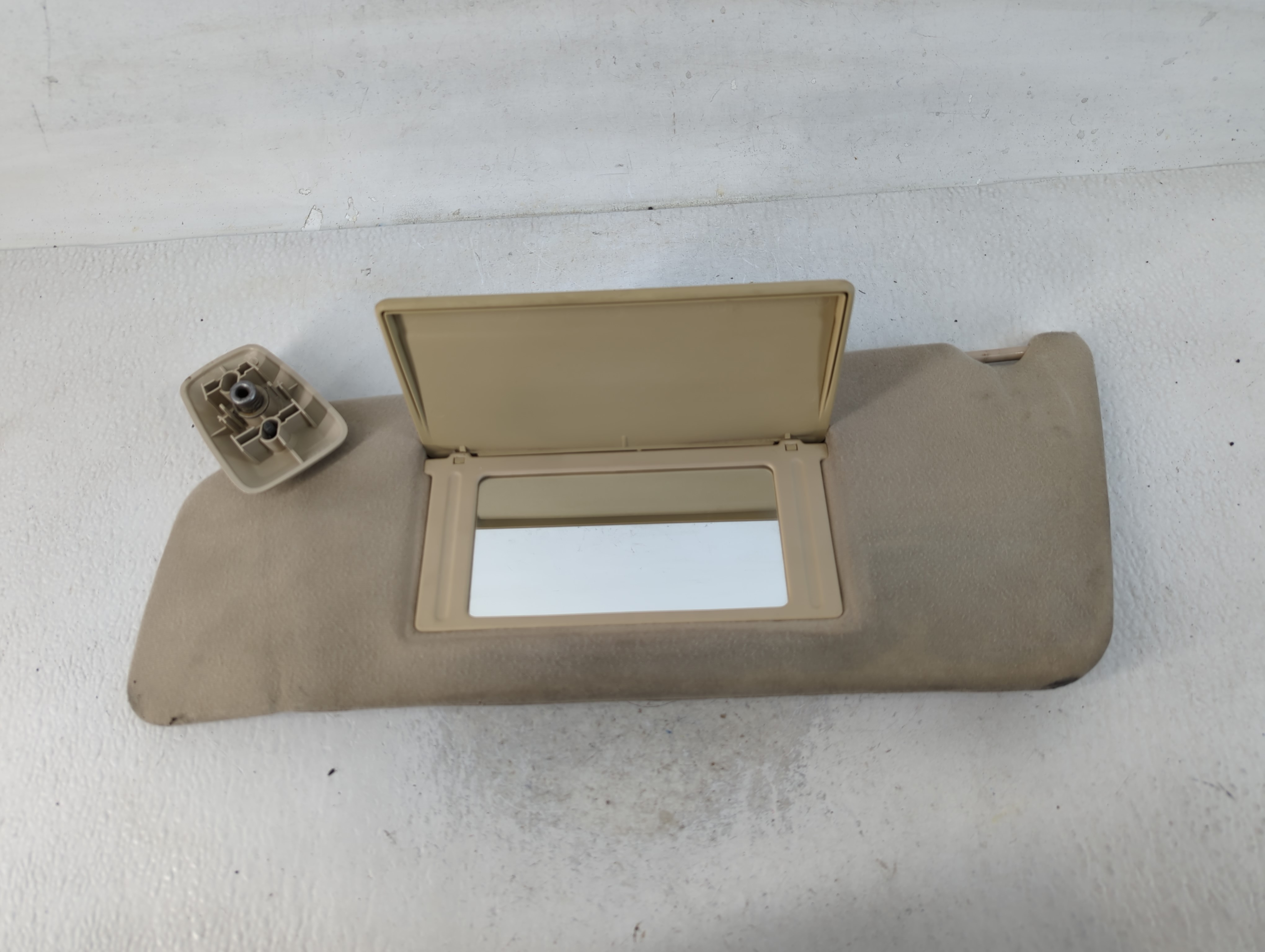 2004-2008 Ford F-150 Driver Sun Visor Mirror Left Sunvisor Beige 769429 - Oemusedautoparts1.com